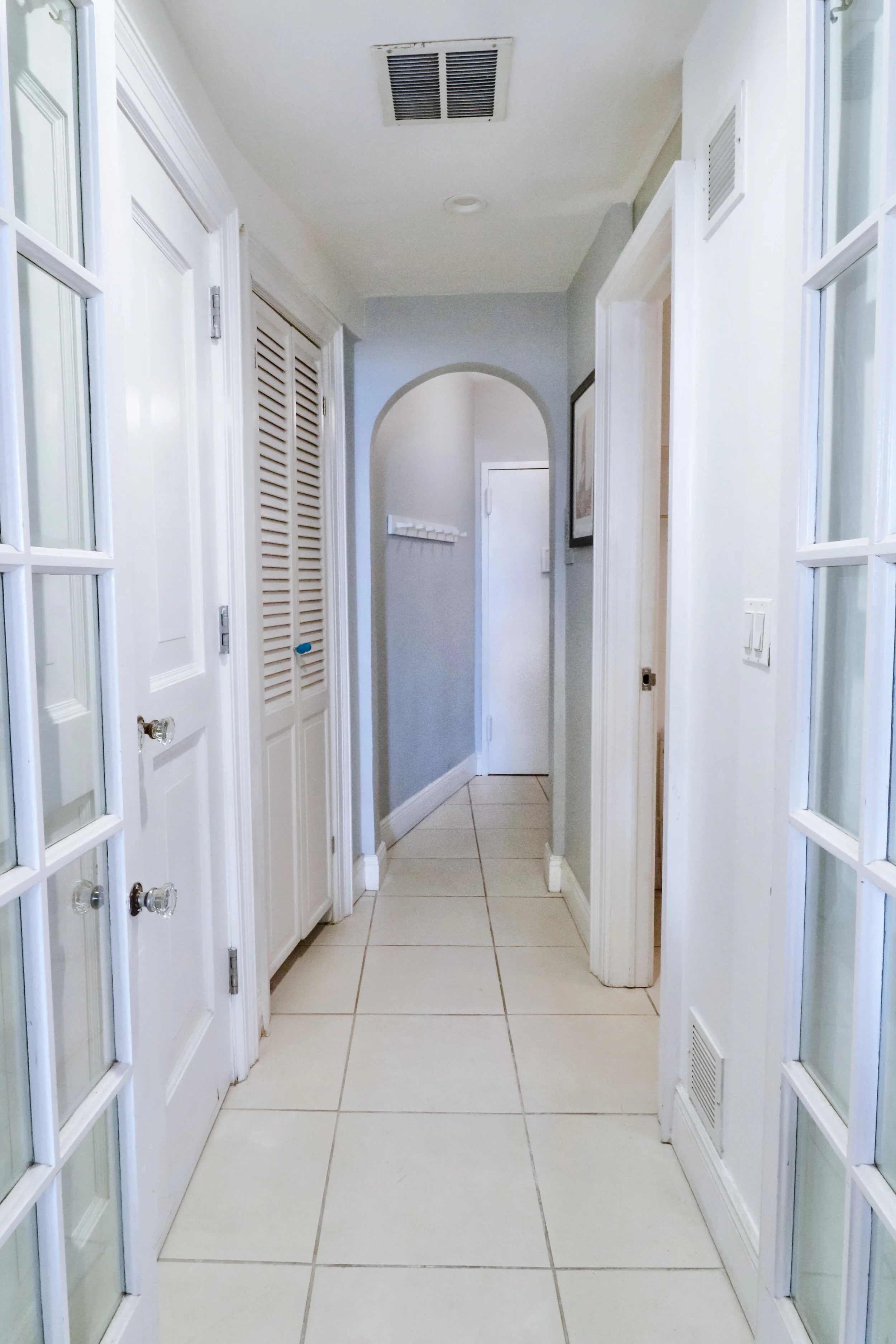 1A-Hallway.JPG