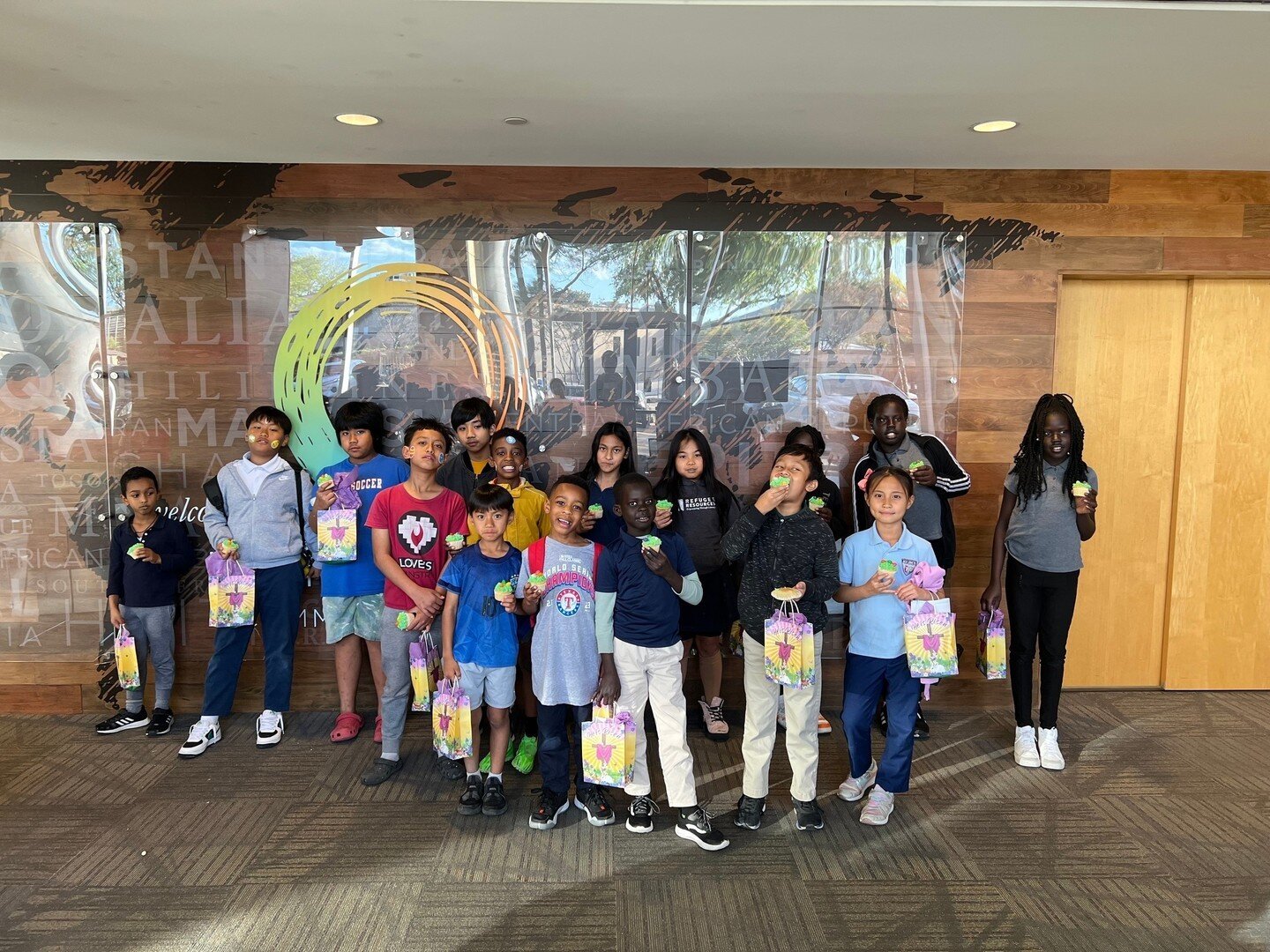 We want to say a HUGE thank you to all the amazing people who made our Easter celebrations so special for our kiddos last week! 

From goodie bags that were assembled by the awesome students at @citizens_churchtx to cupcakes donated by @colibri_drea 