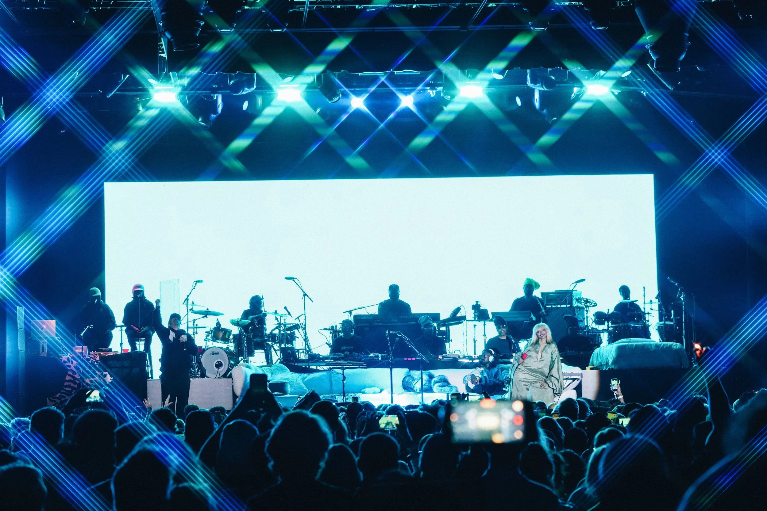 Badu and Alc-44.jpg