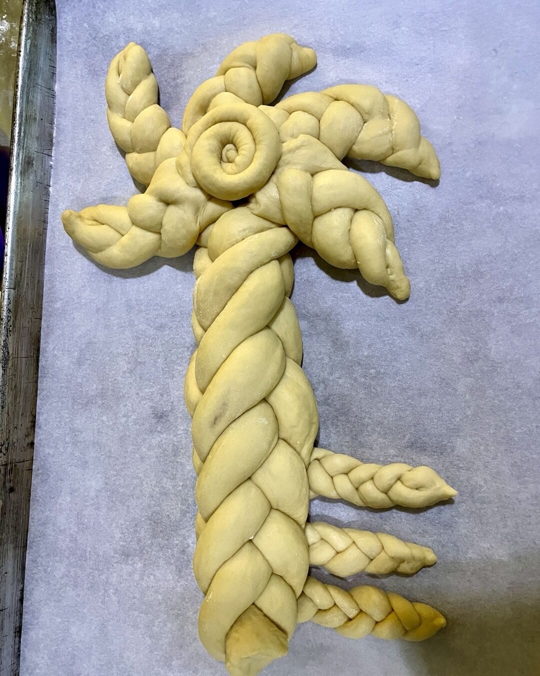 A Shlissel challah for our first post-Passover Shabbat at Beit T&rsquo;Shuvah. Thank you Cheryl from Nomad Bakery for sharing your creativity and techniques.