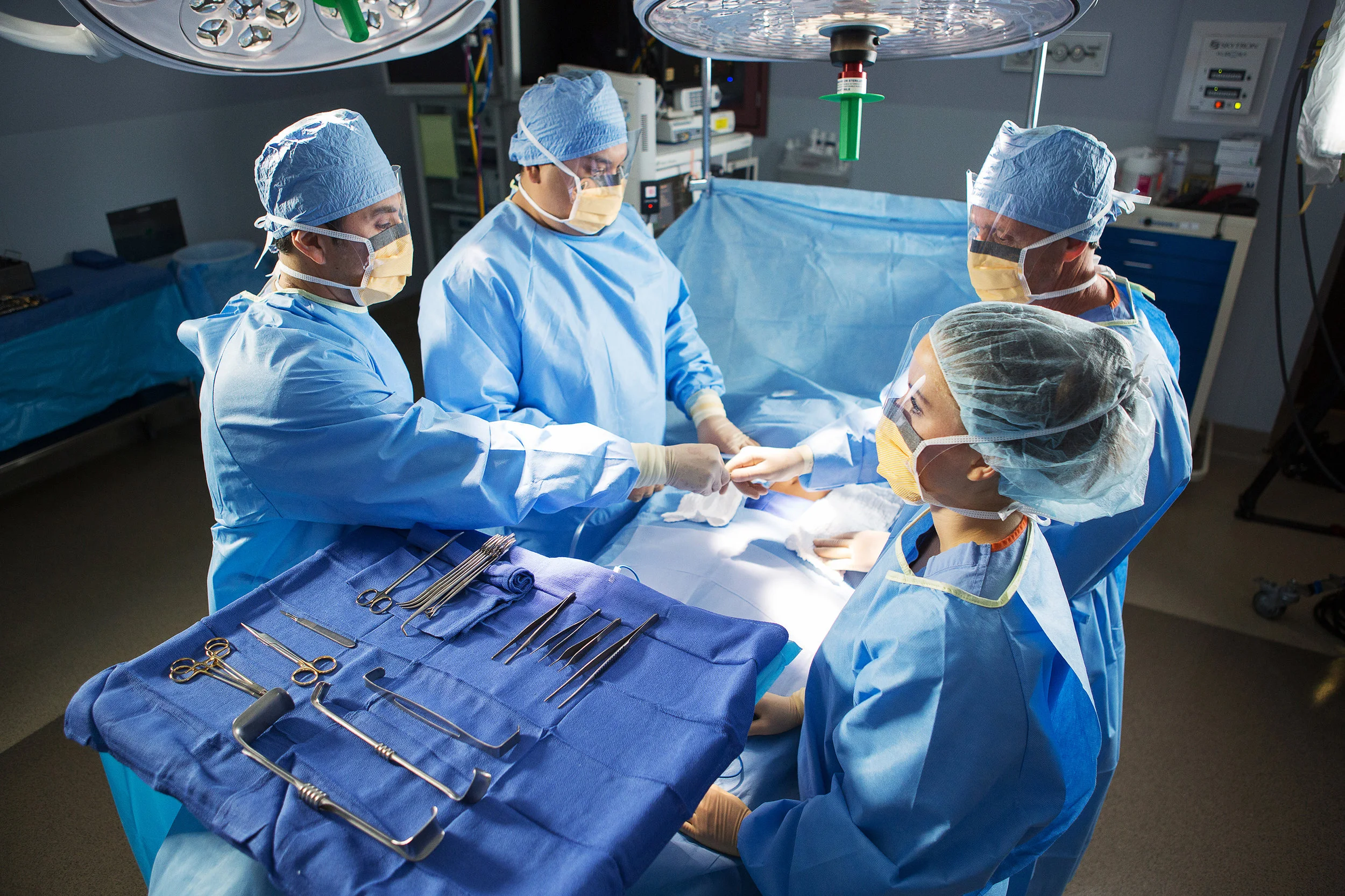 commercial photography, medical advertising, doctors, operation, health, medicine, commercial photographer, Tucson commercial photographer, medical training, scrubs