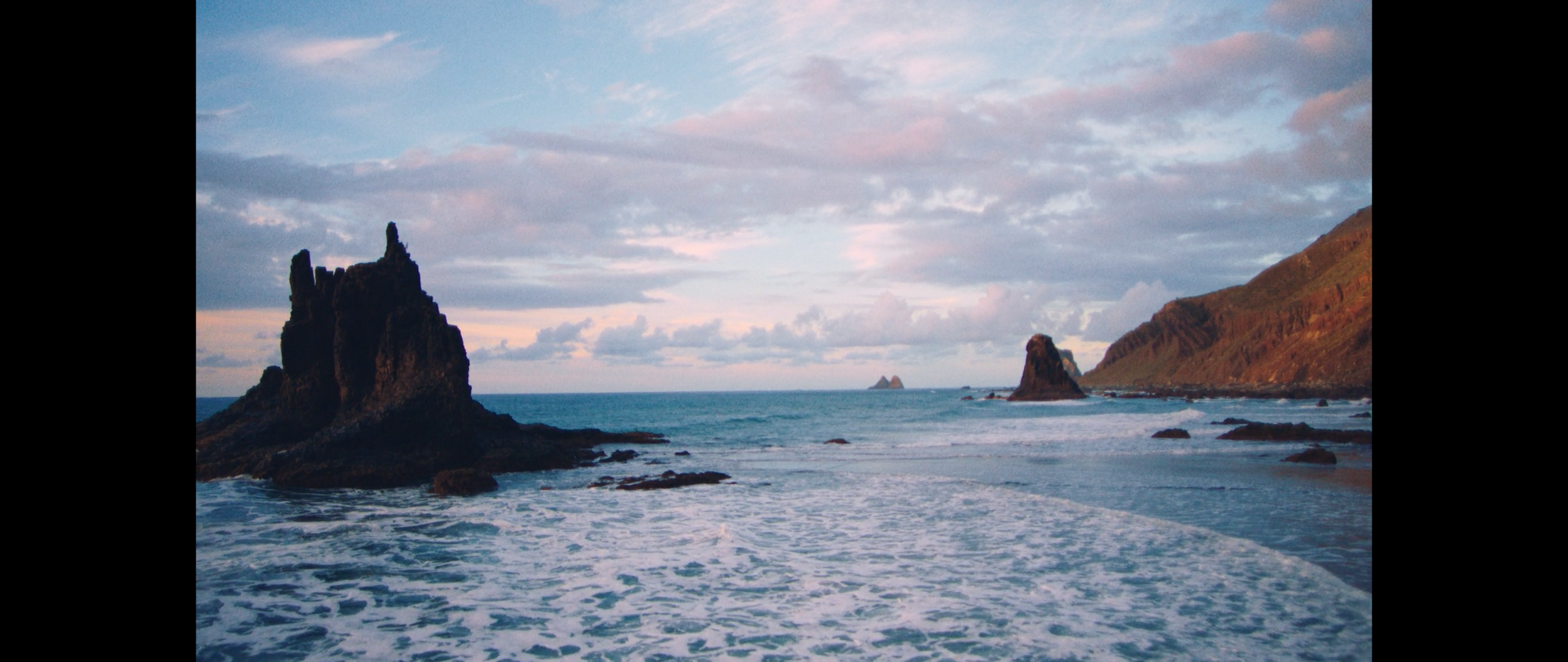 Louis Vuitton - Foam Wave