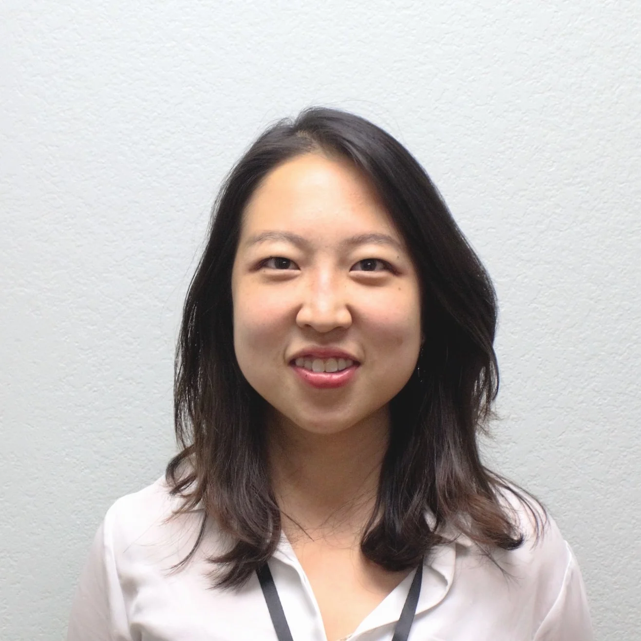 강수은 (Amie Kang) amie@mustardseedgeneration.org 업무 집행 담당자 (COO) UC Berkeley, 심리학 학사 Harvard Graduate School of Education, 발달 심리학 석사 강수은은 유년기에 부모를 따라 미국으로 이민 왔다. 캘리포니아주 오렌지 카운티 지역에서 성장기를 보내면서, 이민자와 유학생으로서 겪는 한인들의 어려움에 대한 도움이 절실한 것을 목격하게 되었다. 한인 가정들이 소유하고 있는 아름다움과 강함을 가치 있게 생각하며, 가정 안에서 건강하고 경건한 소통을 향상 시키는 방법들을 제공하기 원한다. 교사와 멘토로 일했으며, 교회와 선교 단체 등에서 활발하게 활동했다. 현재는 메사추세츠주 케임브리지에 거주하면서 하버드 의대에서 정신건강에 관련된 주제들을 연구하고 있다. 취미는 글 쓰기와 새로운 요리법을 도전하고 지인들과 그 음식을 함께 나누는 것이다.
