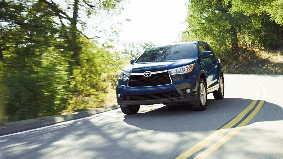 2017-Highlander-SUV_01.jpg