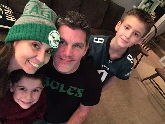 eaglesfamphoto.jpg