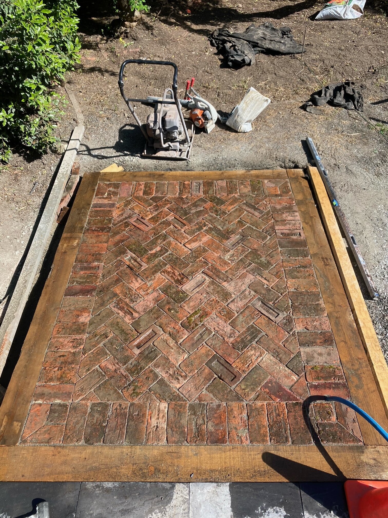 Foundation using rustic bricks