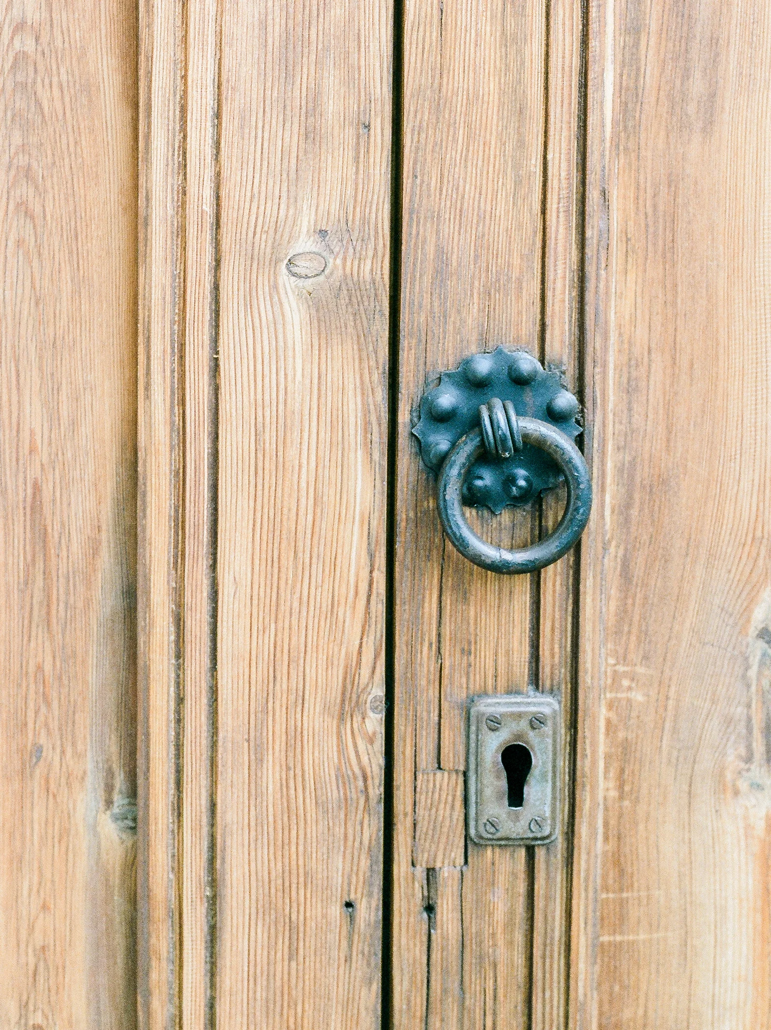 Doors-in-Granada-Spain-Travel-Film-Photographer-187.jpg