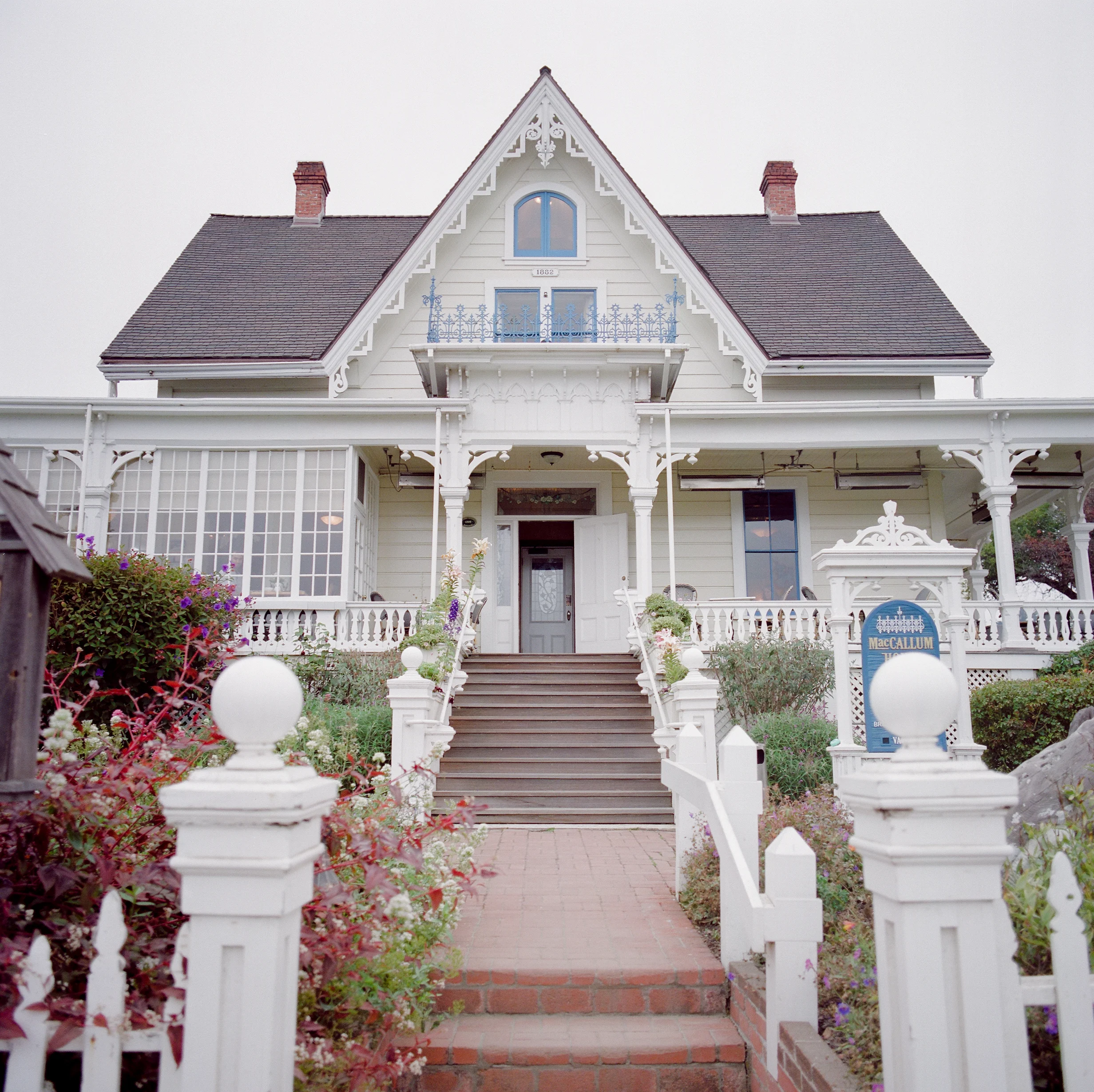 mendocino-maccullum-house-wedding-photographer-22.jpg