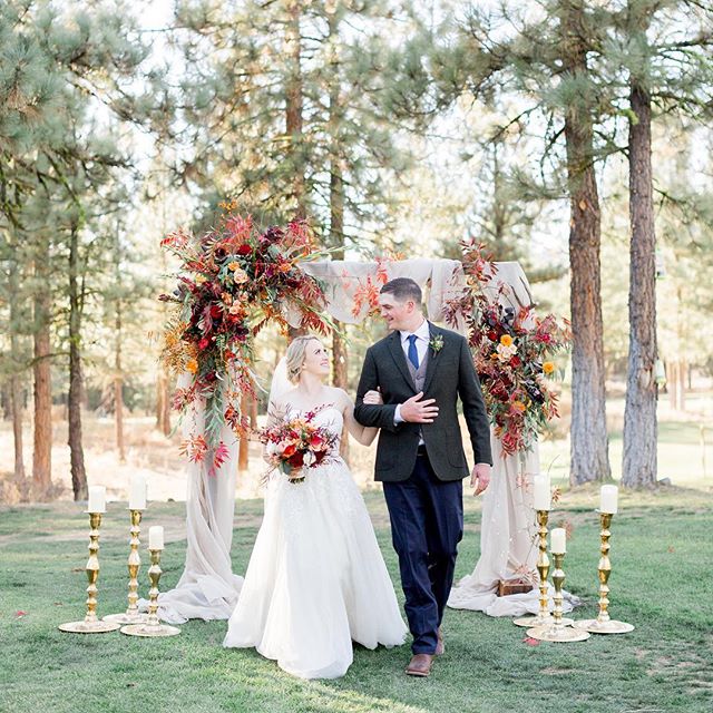 Ryan and Caitlin, we love watching your love! The way you love everyone around you and each other is inspiring! #turningthompson #trecreative .
Cheers to the newlyweds!
.
Vendors 
Venue - @chaletviewlodge 
Cater - @roundaboutreno 
DJ - @chicoweddingd