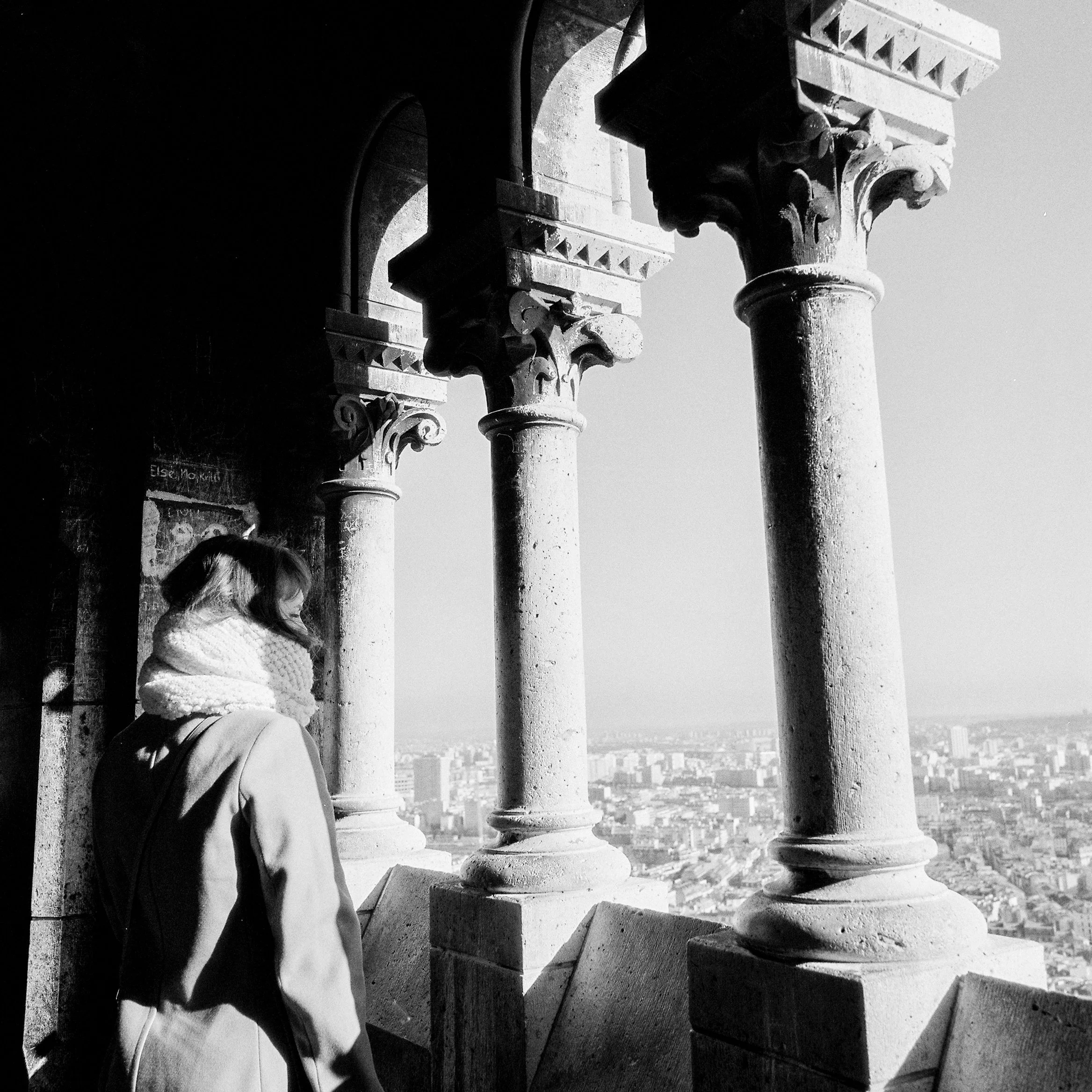 Paris-travel-photographer-goes-to-top-places-for-photos.jpg