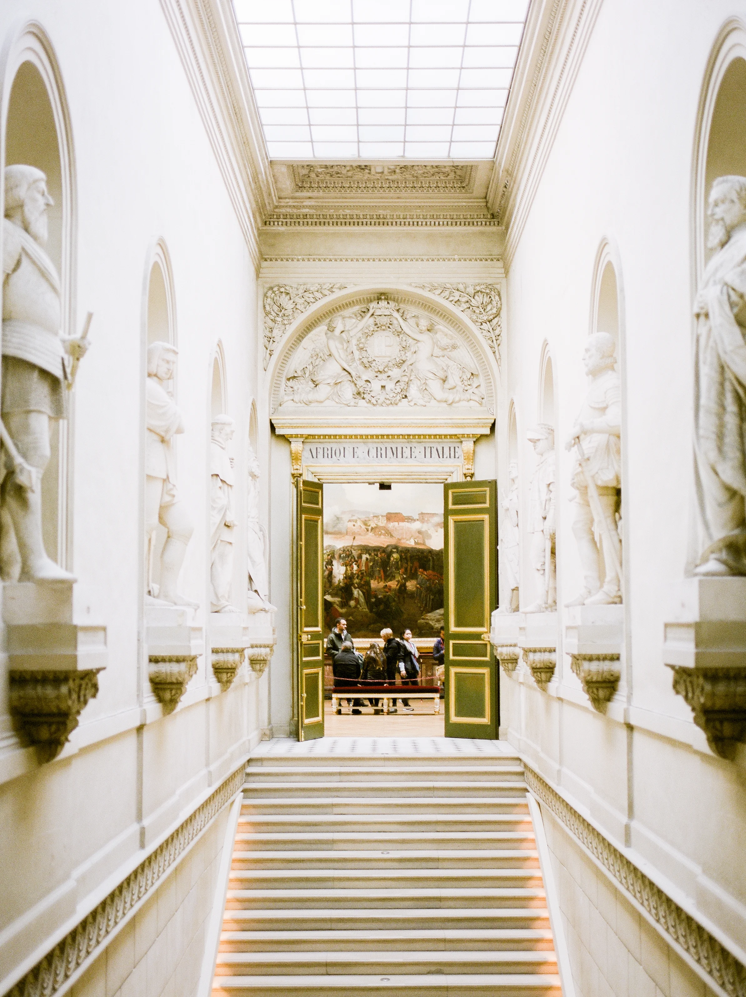 inside-chateau-de-versailles-in-the-winter.j.jpg