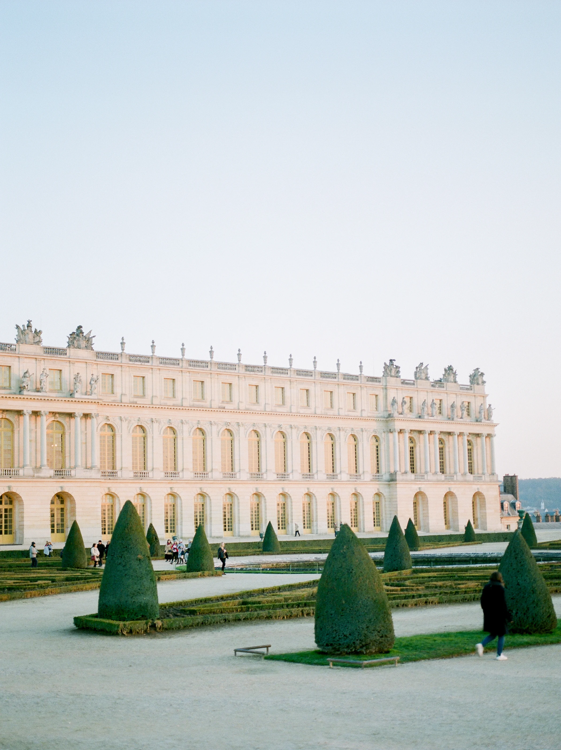 chateau-de-versailles-in-the-winter.jpg