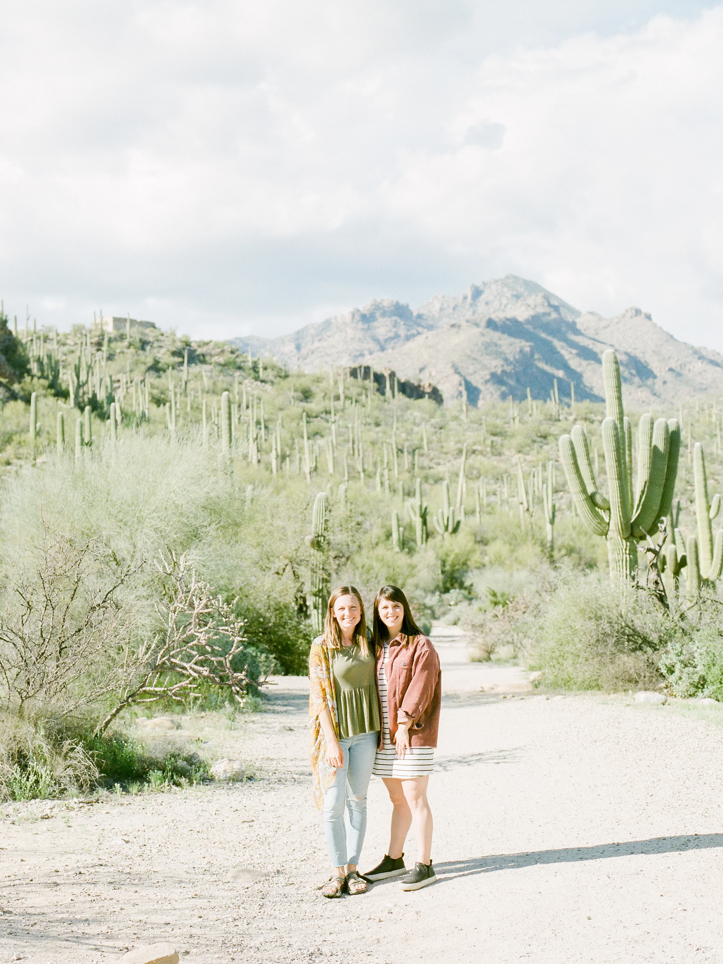 destination-film-photographer-captures-friends-hiking.jpg