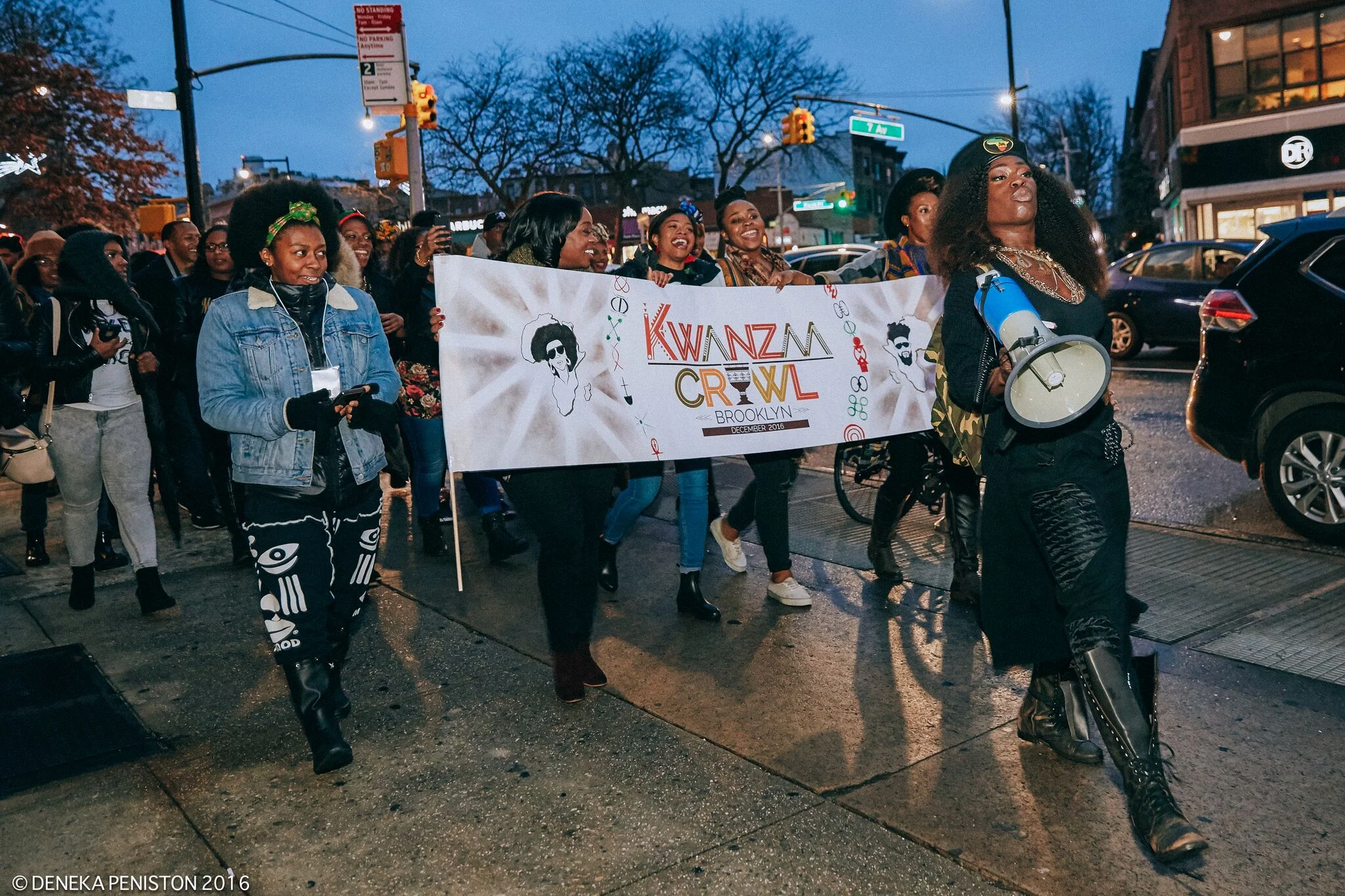 057-Crawl.Kwanzaa.2016.DP_preview.jpeg