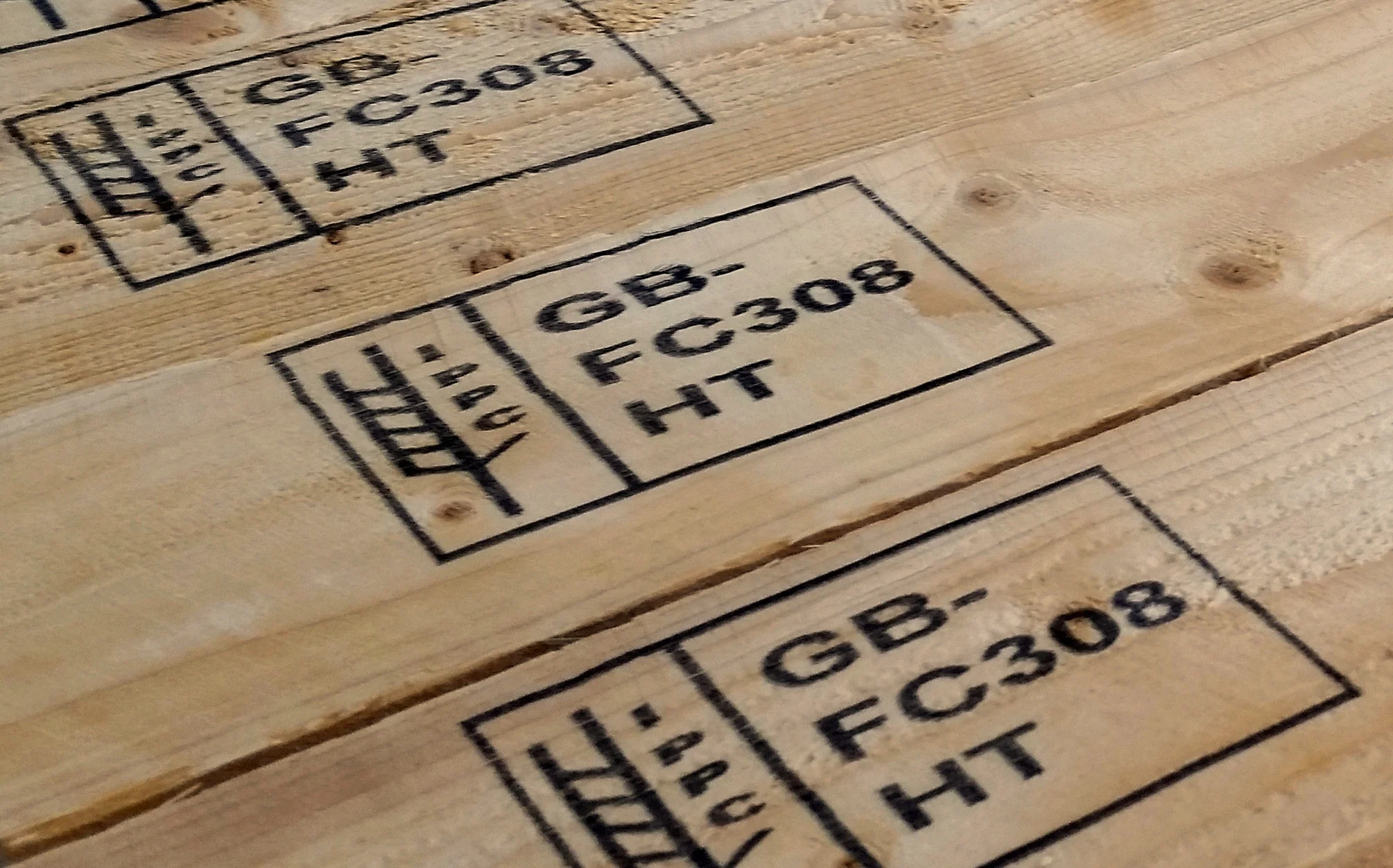 Highspeed printing on pallets — Timbermark Identification Systems Ltd