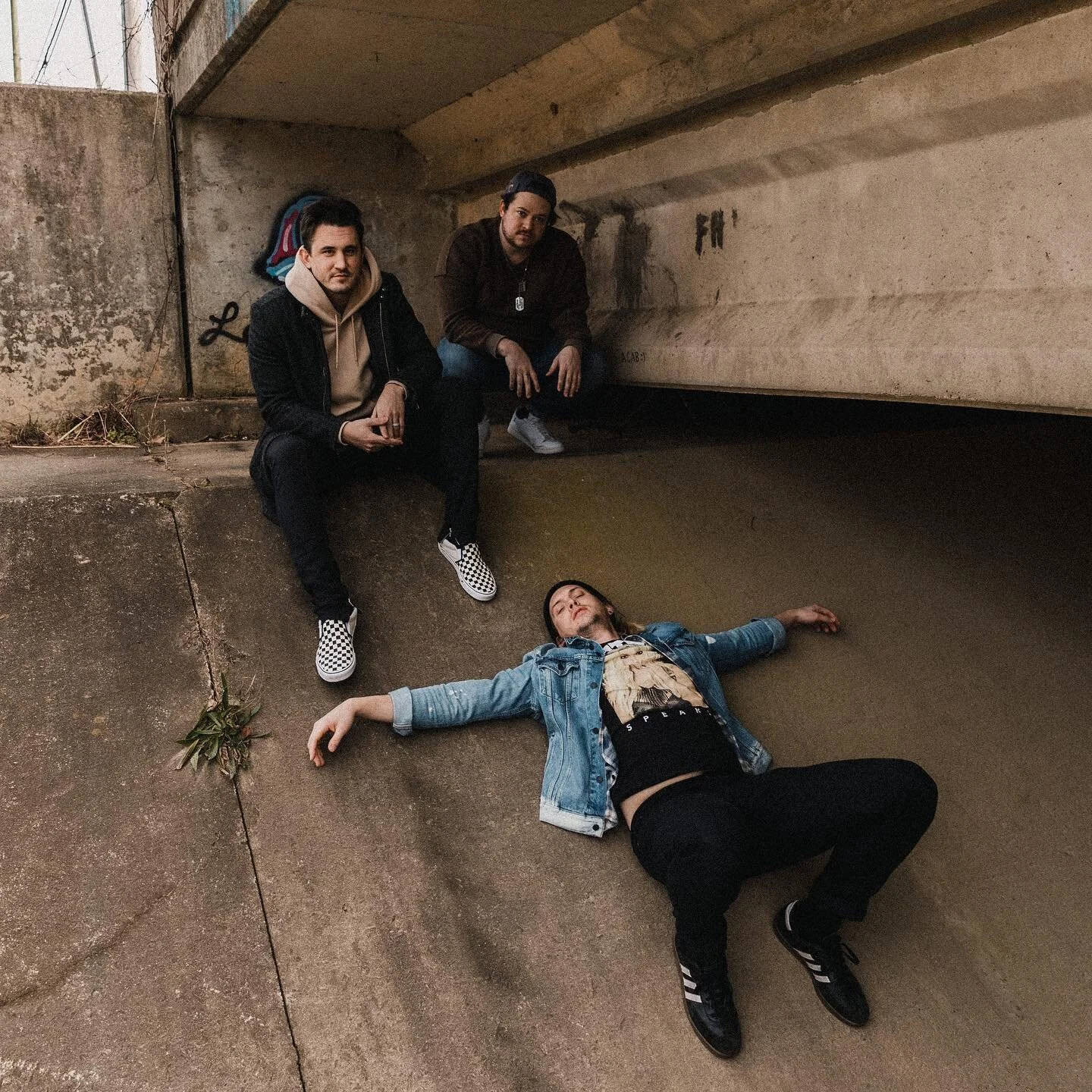 Don&rsquo;t mind us, only about to drop the hottest sad boi jam of 2021
&bull;
&bull;
@imthebirdie 📸
&bull;
&bull;
#altpop #sadsongs #twentyonepilots #altrock #falloutboy #thebandcamino #alternative