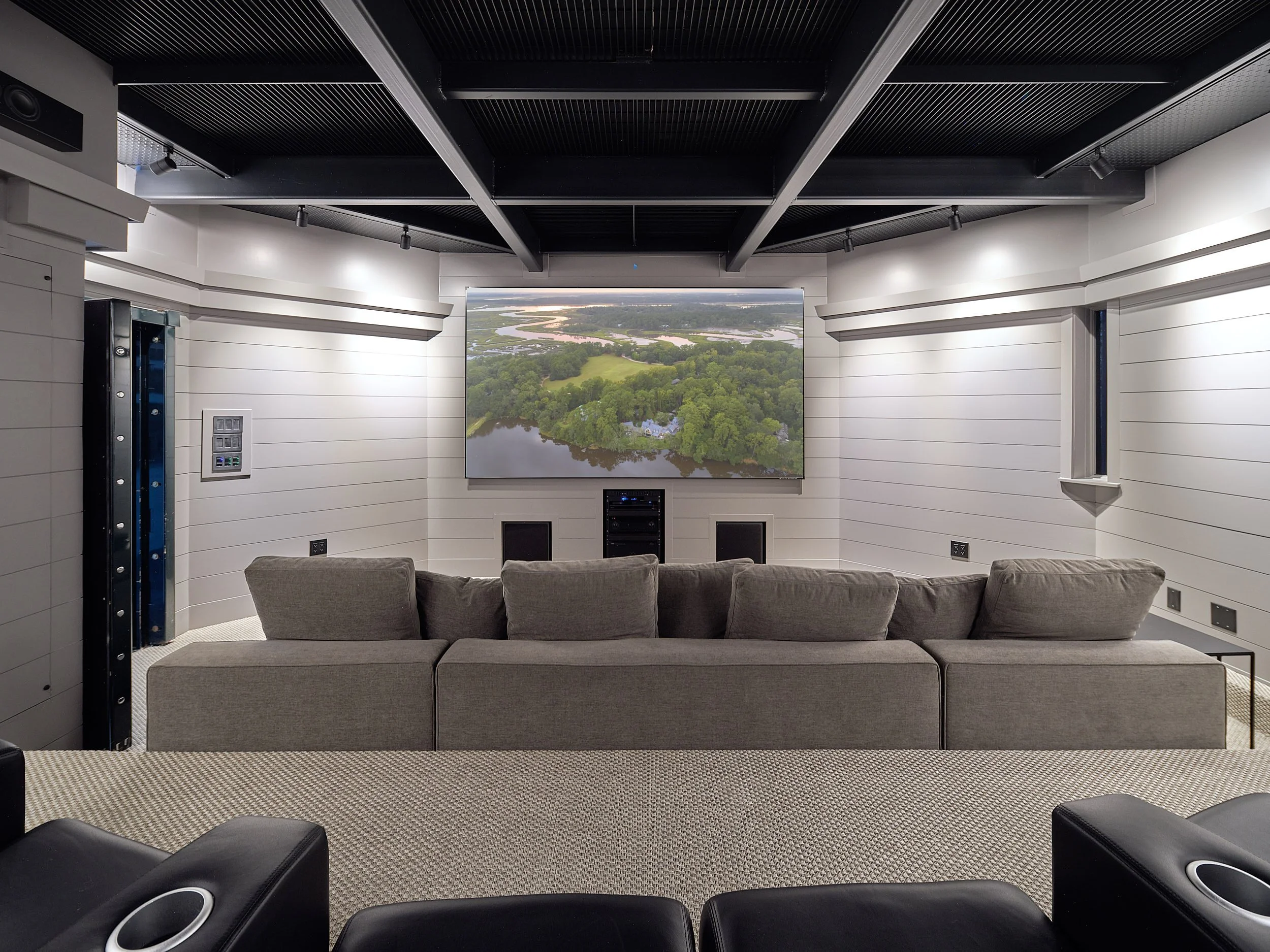 How Custom Home Builders Future-Proof for Luxury Technology