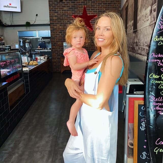My loves 😍❤️ Check out Elora&rsquo;s awesome hairstyle! 😂
#cutiepie #myheart #happy #blessed #momlife
-
-
-
-
-
-
-
#outandabout #fitmom #australia #goldcoast #glammom #fitapp #fitfam #7dayfreetrial #app #youcandoit