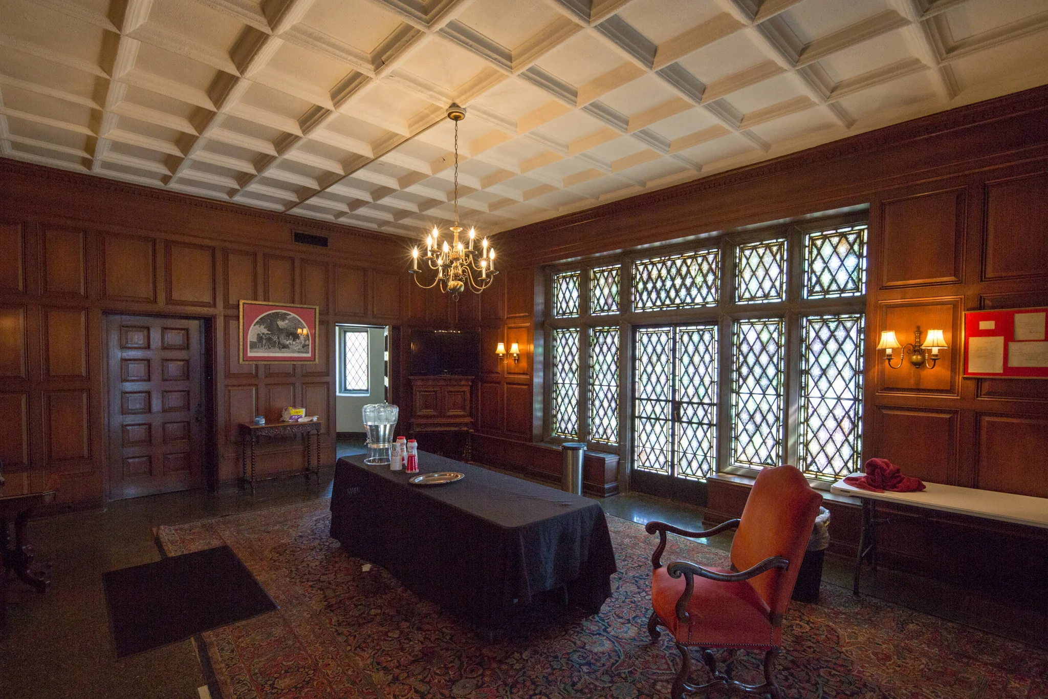 AmbrusterChapel_GreatHallDiningSnacks_2048x1365.jpg