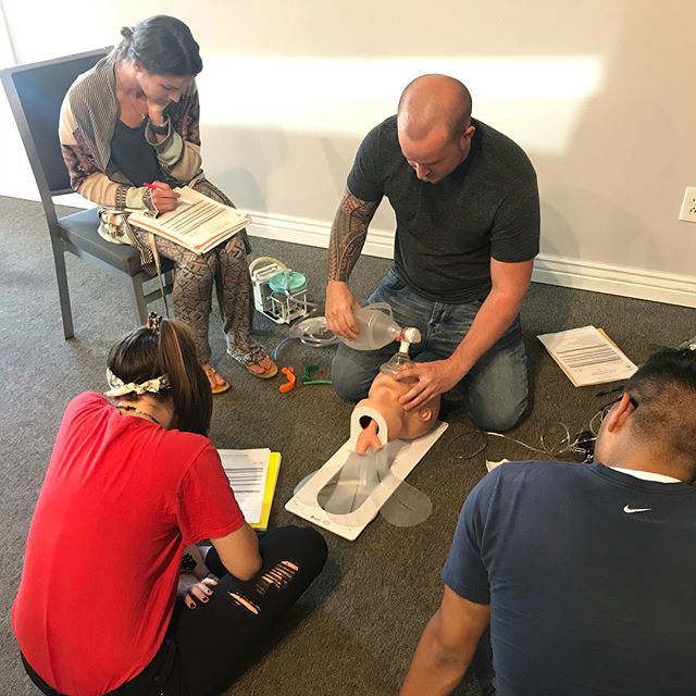 Our EMT class is killing it! We have a great group of students and this class is a blast | www.uemta.com