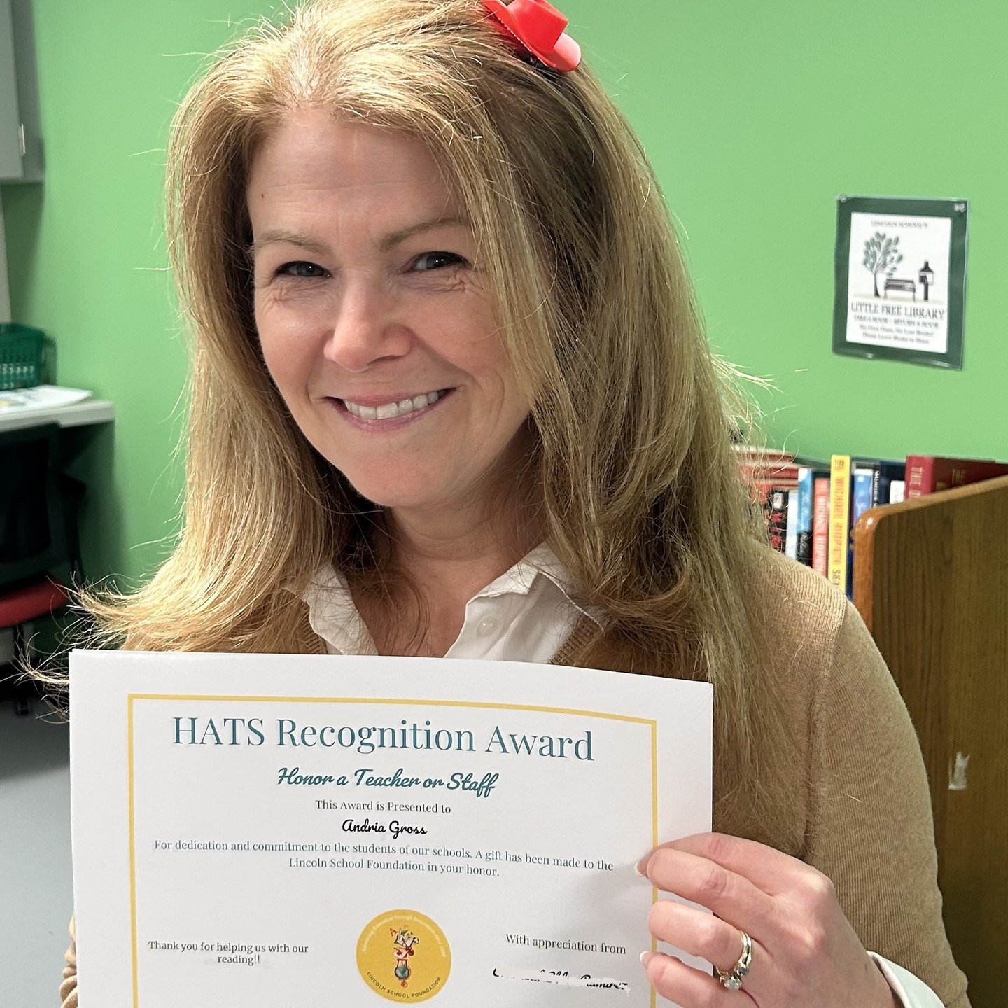 🎓 HATS Awards: Honor A Teacher or Staff! 🎓

Hanscom &amp; Lincoln families - it's time to celebrate the educators who made this school year unforgettable!

HATS = Honor A Teacher or Staff
💜 Personalized award for teachers &amp; staff
💜 Funds for 