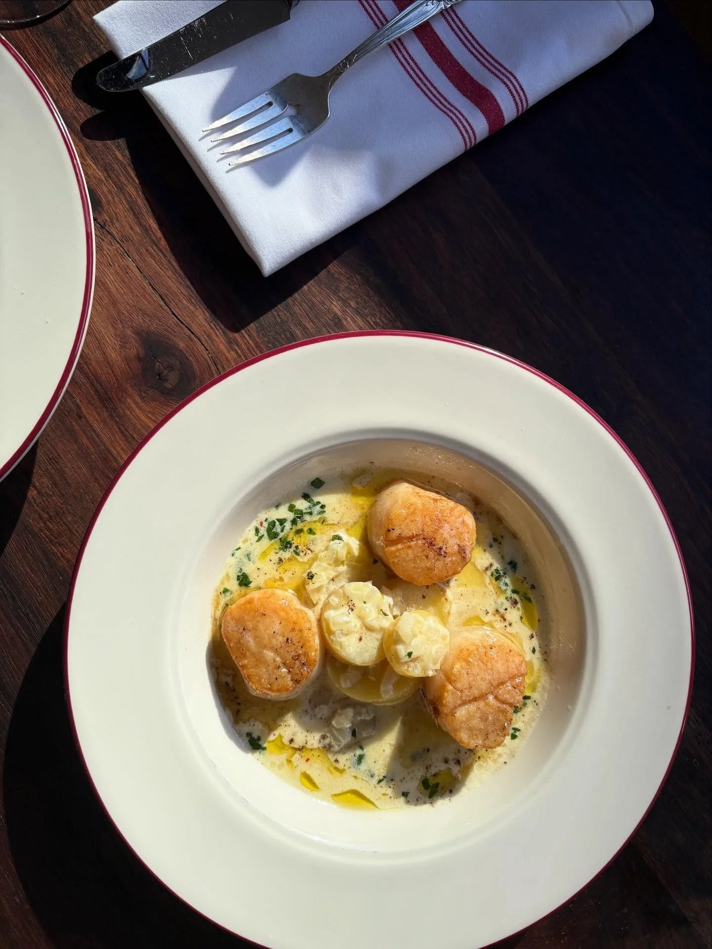Gorgeous scallops flown in fresh from Hokkaido, served with a speck cream and roasted fingerlings. Basted in Italian butter, of course. Another reason  to visit us for @seattlerestaurantweek starting 10/27!