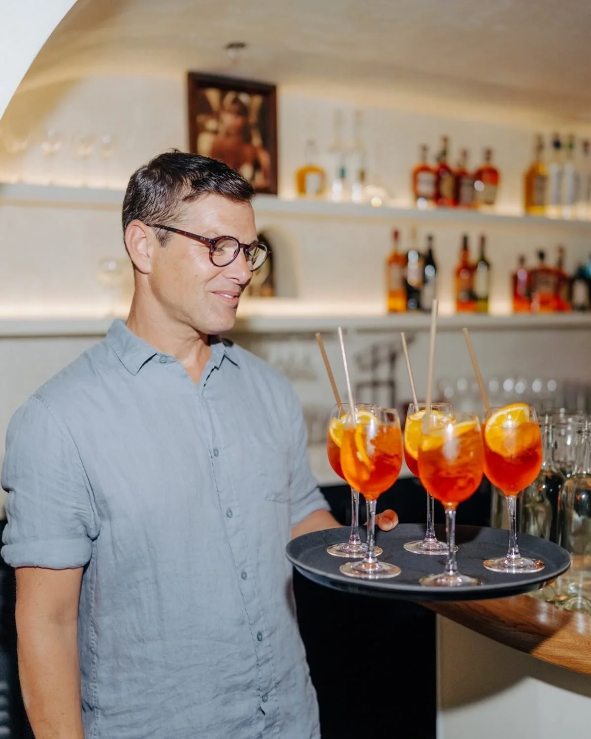 This sunshine is really stating to taste like a crisp Aperol Spritz, especially when it&rsquo;s a round for the table 🍊