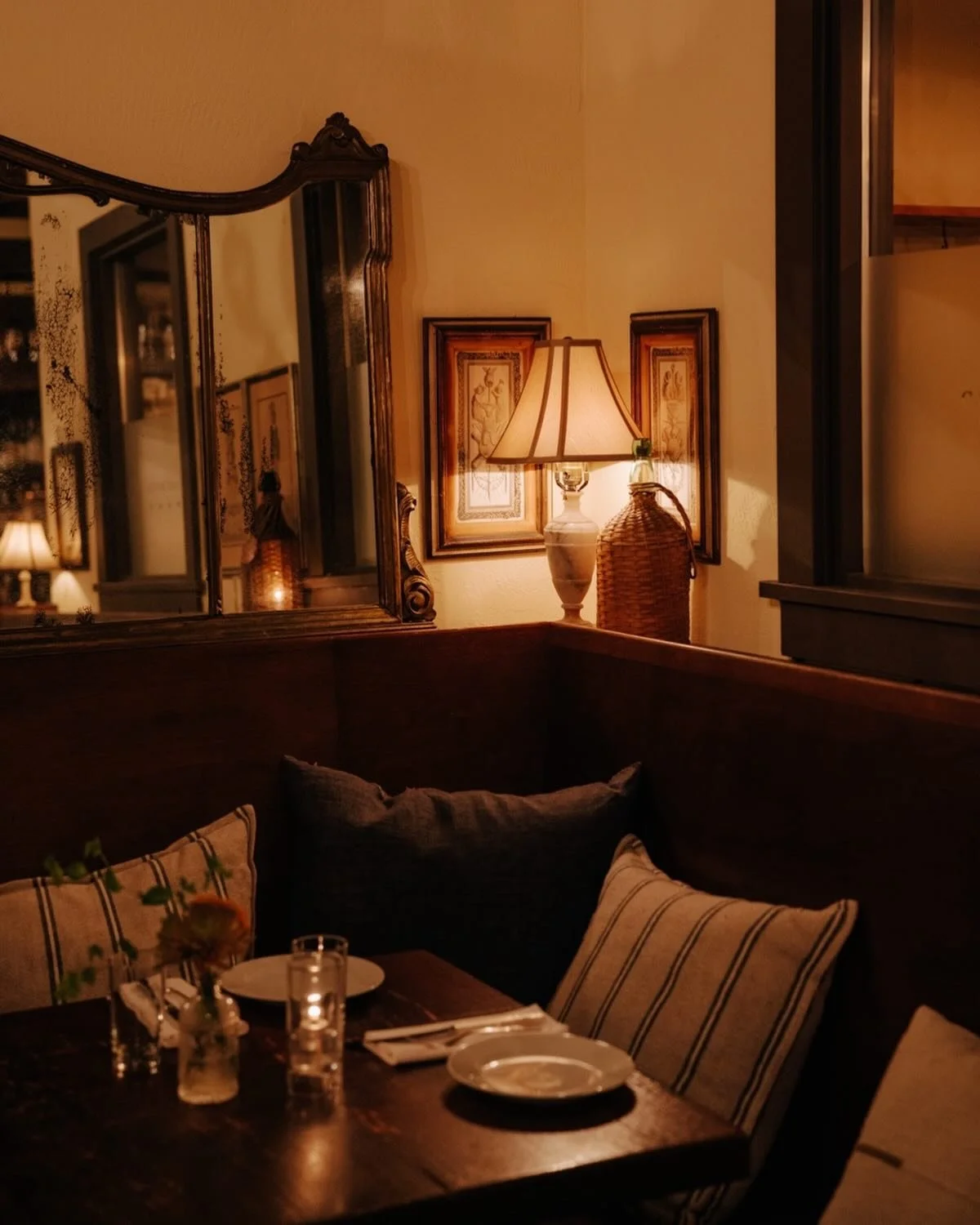 It&rsquo;s hard to beat the charm of Cantinetta on a rainy day, in case you need an excuse to dine out tonight. It&rsquo;s also @seattlerestaurantweek, so you can enjoy a three course Italian din for $50, which is a win!