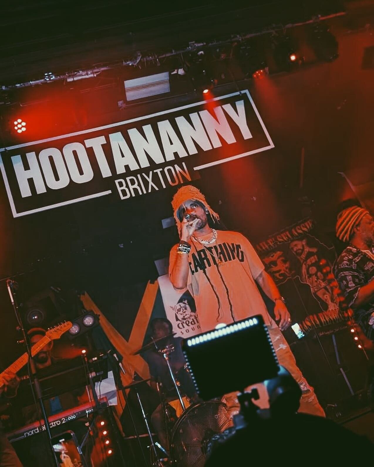 🔥 FEB 2 🔥 it all started October 2023 with a message from @tudor_lion of @creationrebel.soundsystem asking me if I wanted to play a live band show at the @hootanannybrixton 🇬🇧 I immediately reached out to my longtime IDREN @nomadixasha to see if 