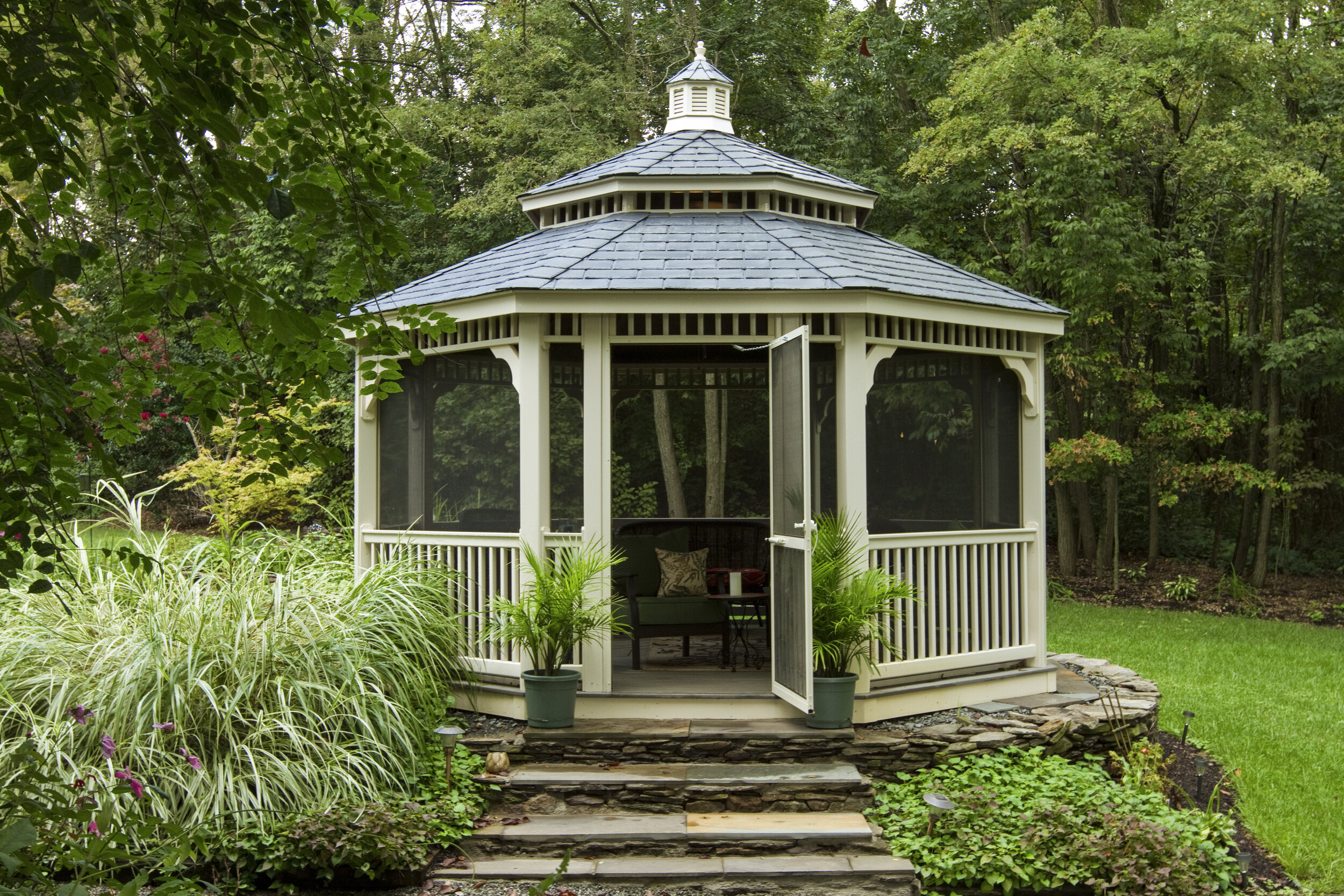 16' Oct - Country Style - Ivory Vinyl Gazebo - 5x5 Posts - Pagoda Roof - Cupola - Dark Gray Rubber Slate - Screens  (2) (1).jpg