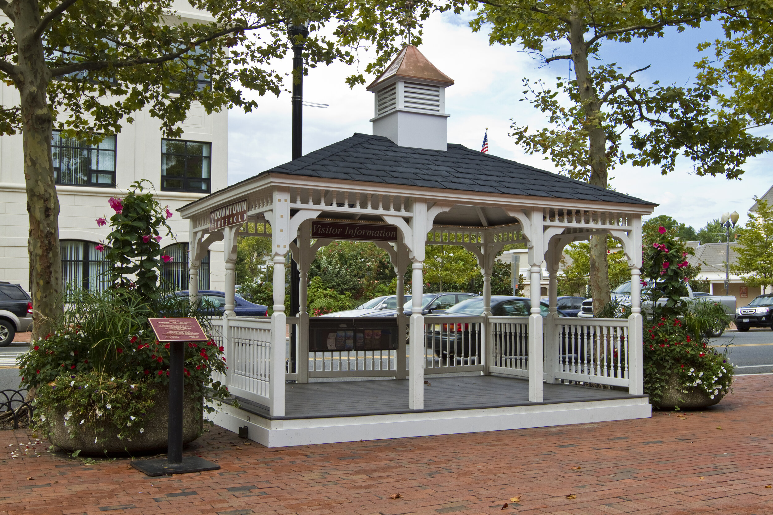 10x14 - Colonial Style - White Vinyl Gazebo -Turned Posts - Rubber Slate - Custom Cupola.JPG