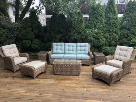 $697 (2 Left) Lloyd Flanders Capetown Loveseat