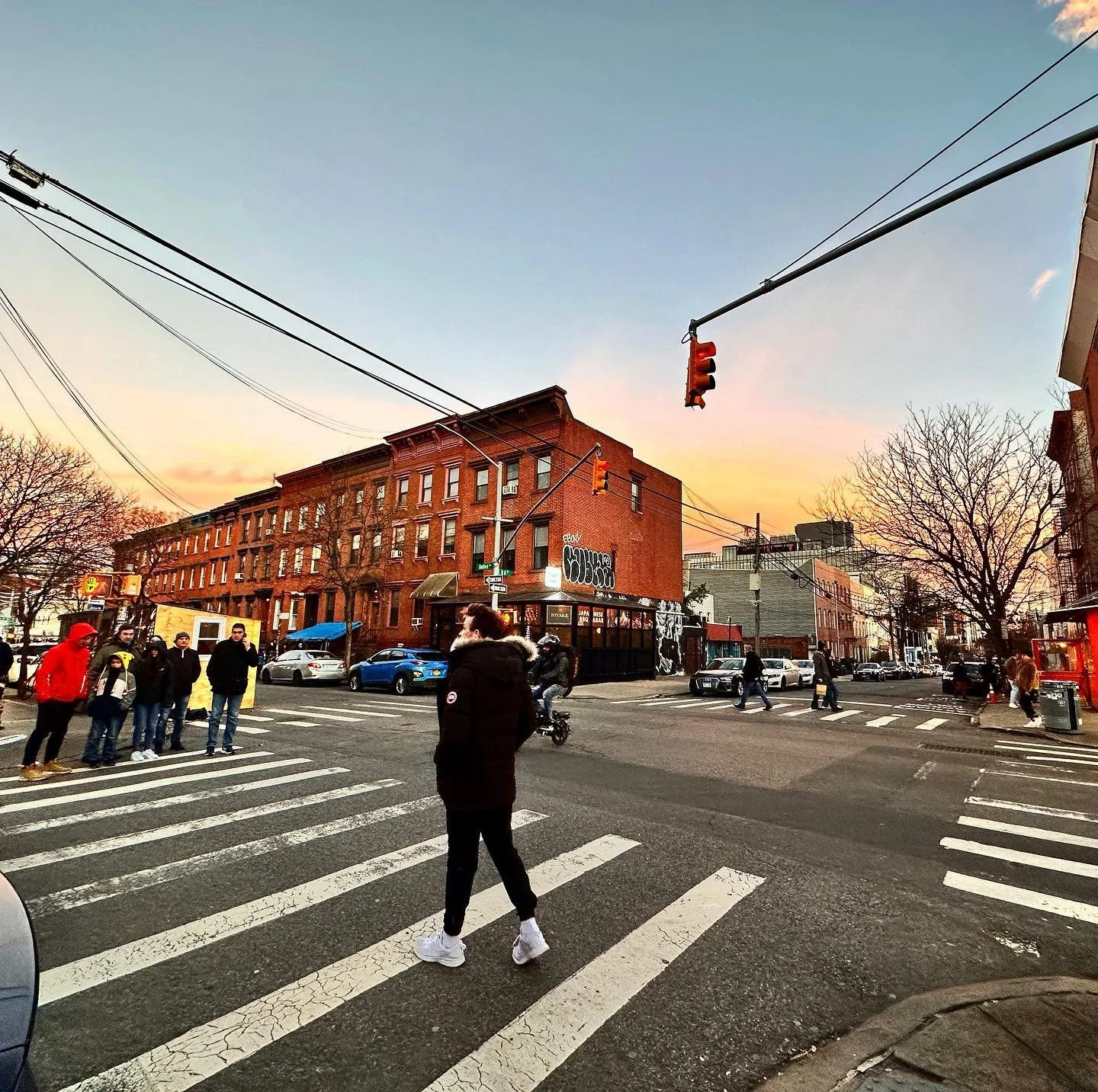 Extra grateful lately to be in the cutest neighborhood where everything I could possibly need and want is a quick walk away, my neighbors are my best friends, I can work from home in my little cozy bedroom, I run into people I know all the time, and 
