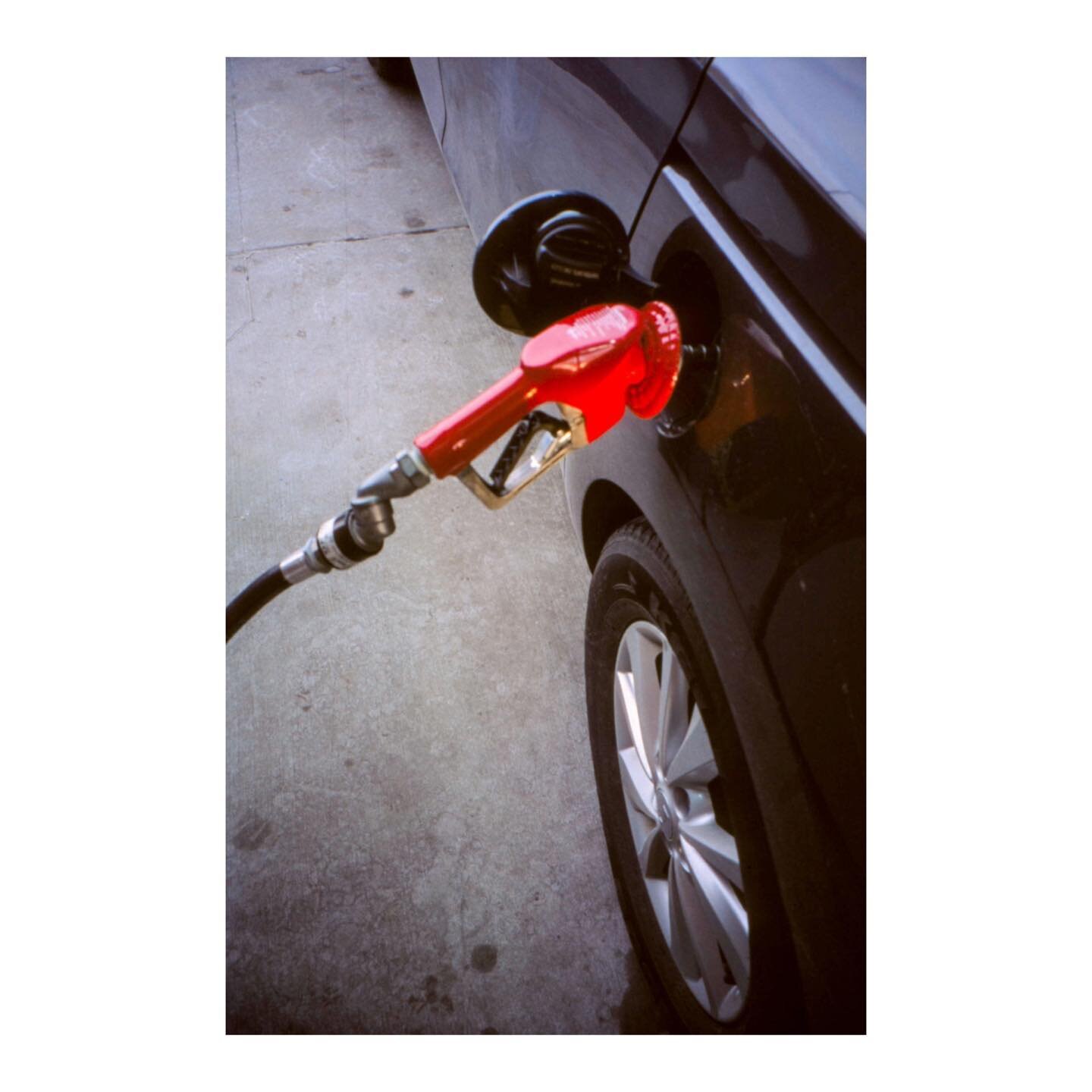 Refuel 
.
📷: Yashica Zoom 35
.
🎞: Provia 100f @ 400
.
🏗: 1000 Steps
.
#filmisnotdead
#ishootfilm
#staybrokeshootfilm
#believeinfilm
#buyfilmnotmegapixels
#istillshootfilm
#filmisalive
#filmcommunity
#analogfeatures
#analogphotography
#filmphotogra