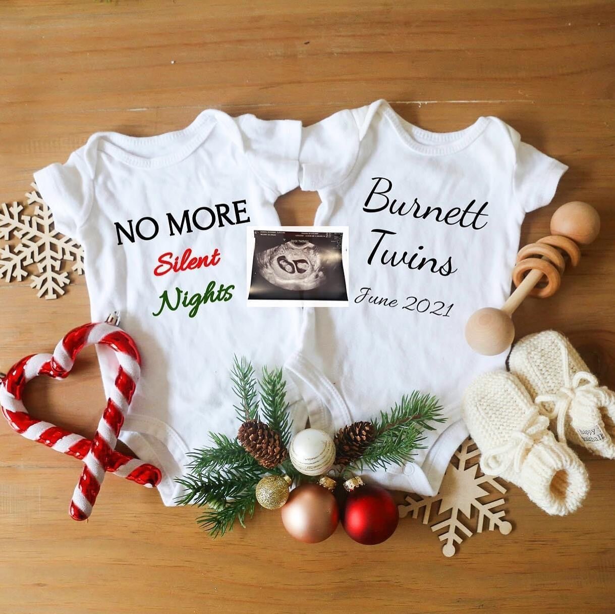 Santa had a BIG surprise in store for the Shanta/Burnett family this Christmas!! 👶👶 TWINS are on the way for my little sis and brother-in-law , so excited and happy for them 💜🎄
.
.
.
.
#twins #twinstagram #twinpregnancy #twinning #themorethemerri