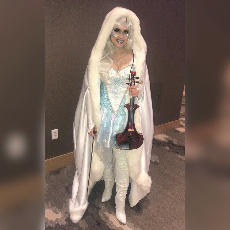 Incredibly grateful to have a career in music that brings new and exciting adventures every day. Like being transformed into an Ice Queen! 🎻

#icequeen #winterqueen #fantasymakeup #glamourmakeup #violin #violinist #electricviolin #electricviolinist 