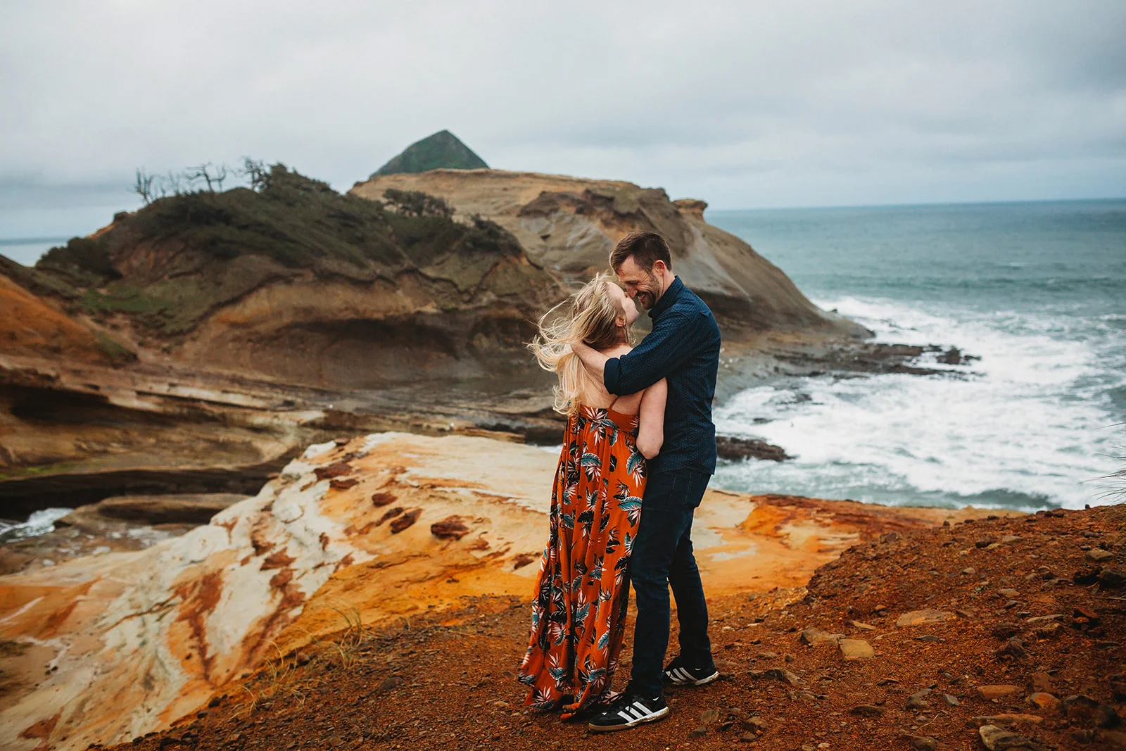 Cape_Kiwanda_Family_Photography___Seattle_Family_Photography___Leanne_Rose_Photography_-8189_copy.jpg