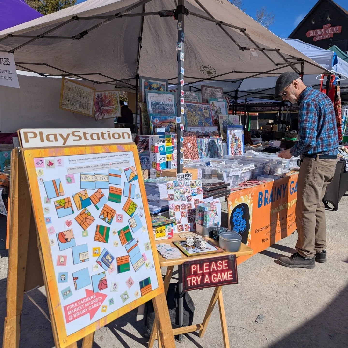 Sun's out, fun's out! 🌞

Our market features a variety of activities for kids of all ages to enjoy. 
Regular offerings include:
🎯Cornhole with our wicked cool UFM boards made for us by @The.Moss.Project 
🧩Puzzles and games from our creative friend