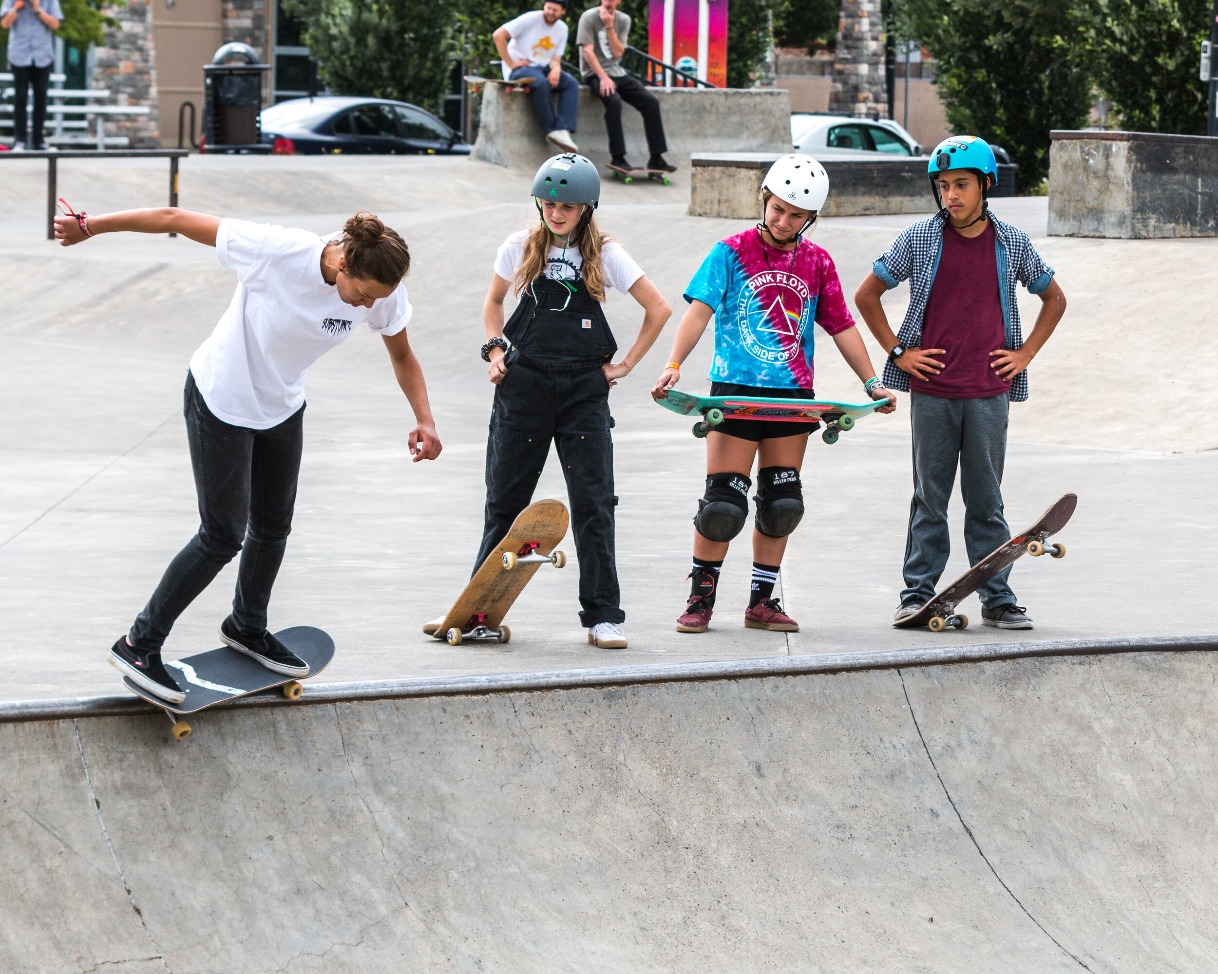 Seek-Skate-Camp-girls-skate-coach