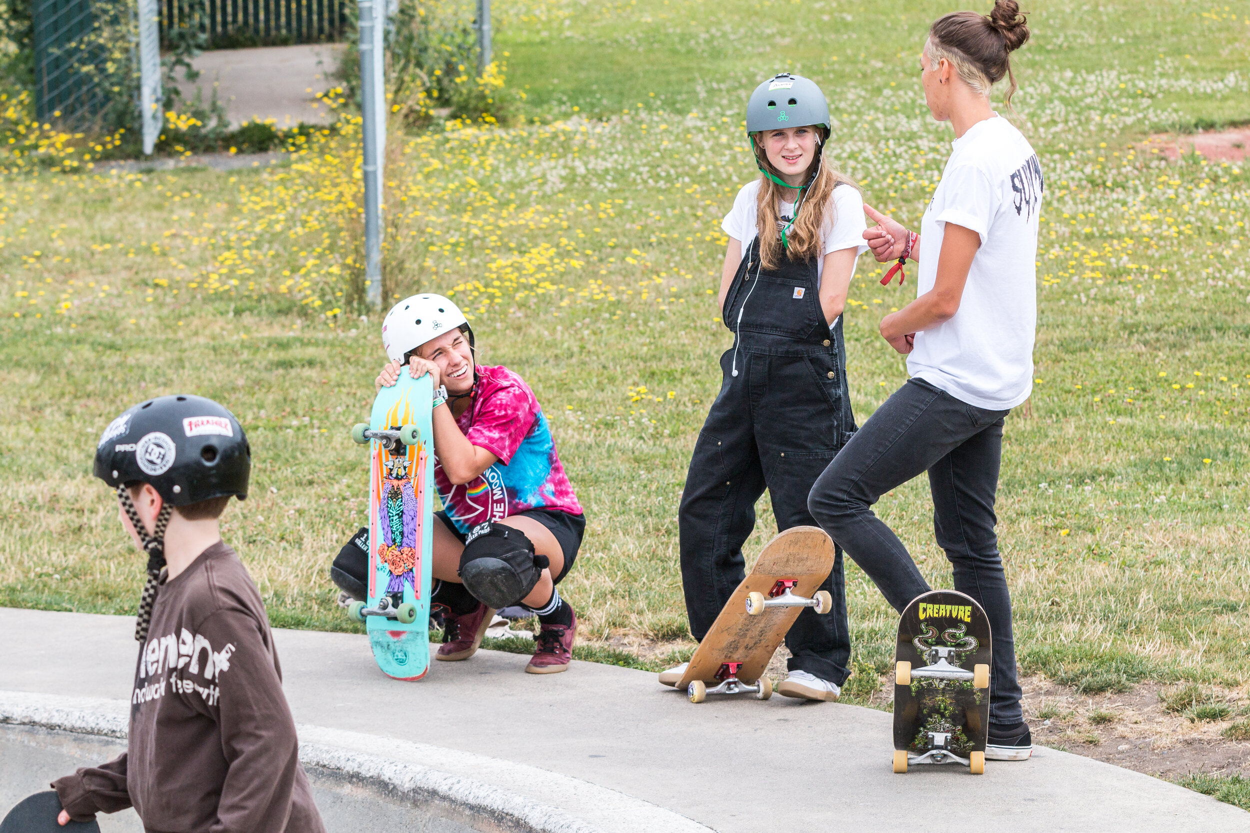Seek-Skate-Camp-girls-skate
