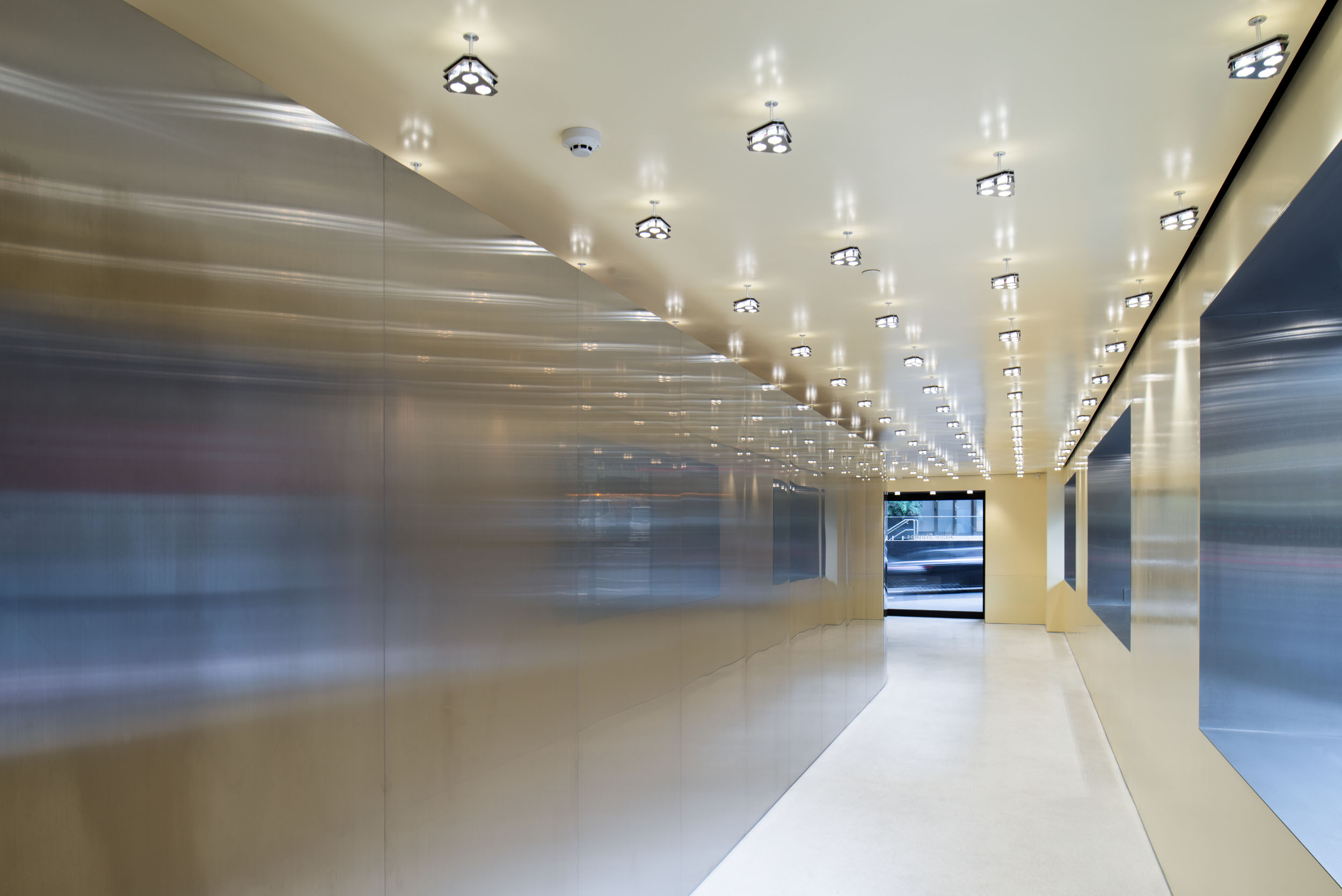 h-e_ architects_acne studios_04.jpg