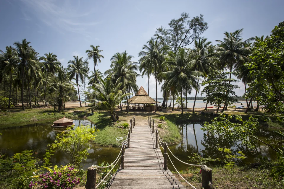 eco beach resort bay bar and pizza restaurant thailand