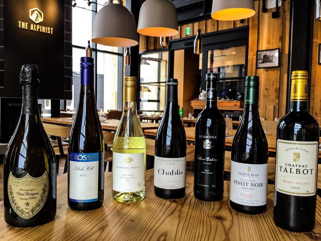 Uncertain about the perfect wine to complement your exquisite dish? Feel free to ask our friendly staff for recommendations. We're here to help you make the best choice for a sophisticated pairing. 🍷✨
.
素晴らしい料理に合わせる完璧なワインがわからない？お気軽にフレンドリーなスタッフにお尋ねくだ