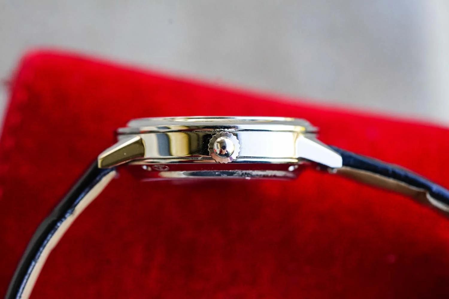 Jaeger-LeCoultre Rendez-Vous Night & Day Case Profile Crown