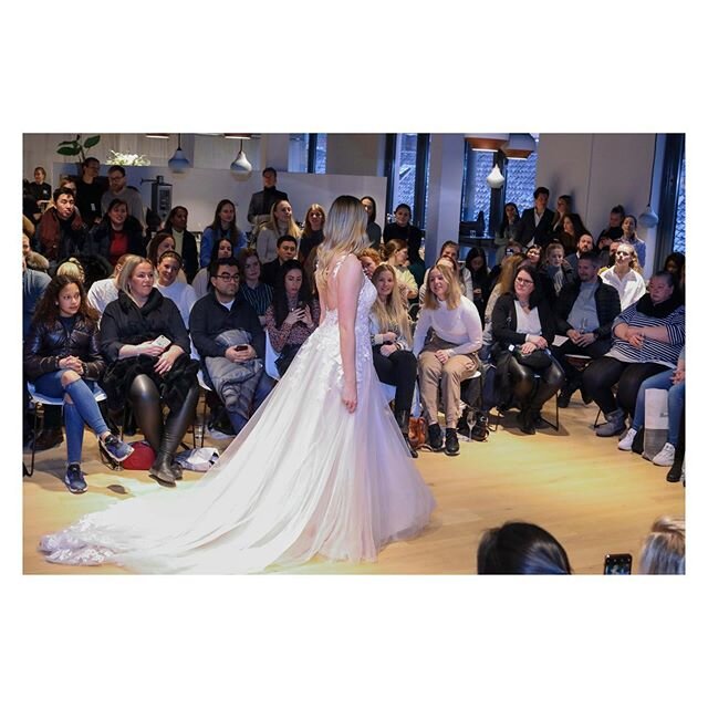 🌱Video Recap🌱 - - link in bio - &hearts;️
-
-
Mitt Alt Wedding Fairs gathered @glasmagasinet_stortorvet to feature @illumsbolighusoslo and many of Oslo's finest wedding industry pro's, including musicians, caterers stationery,  planners, venues, vi