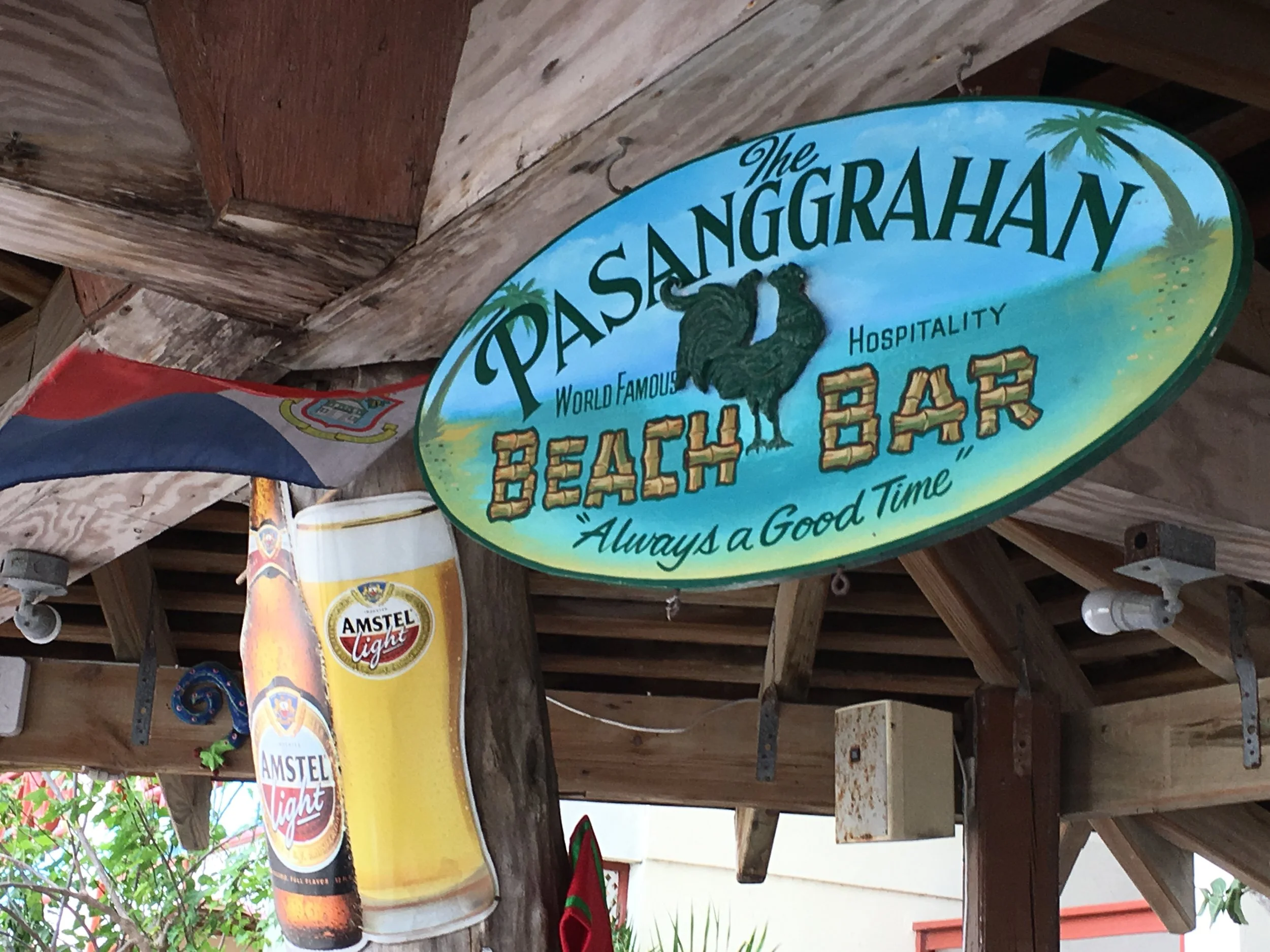 Perfect Beach Bar in Saint Martaan