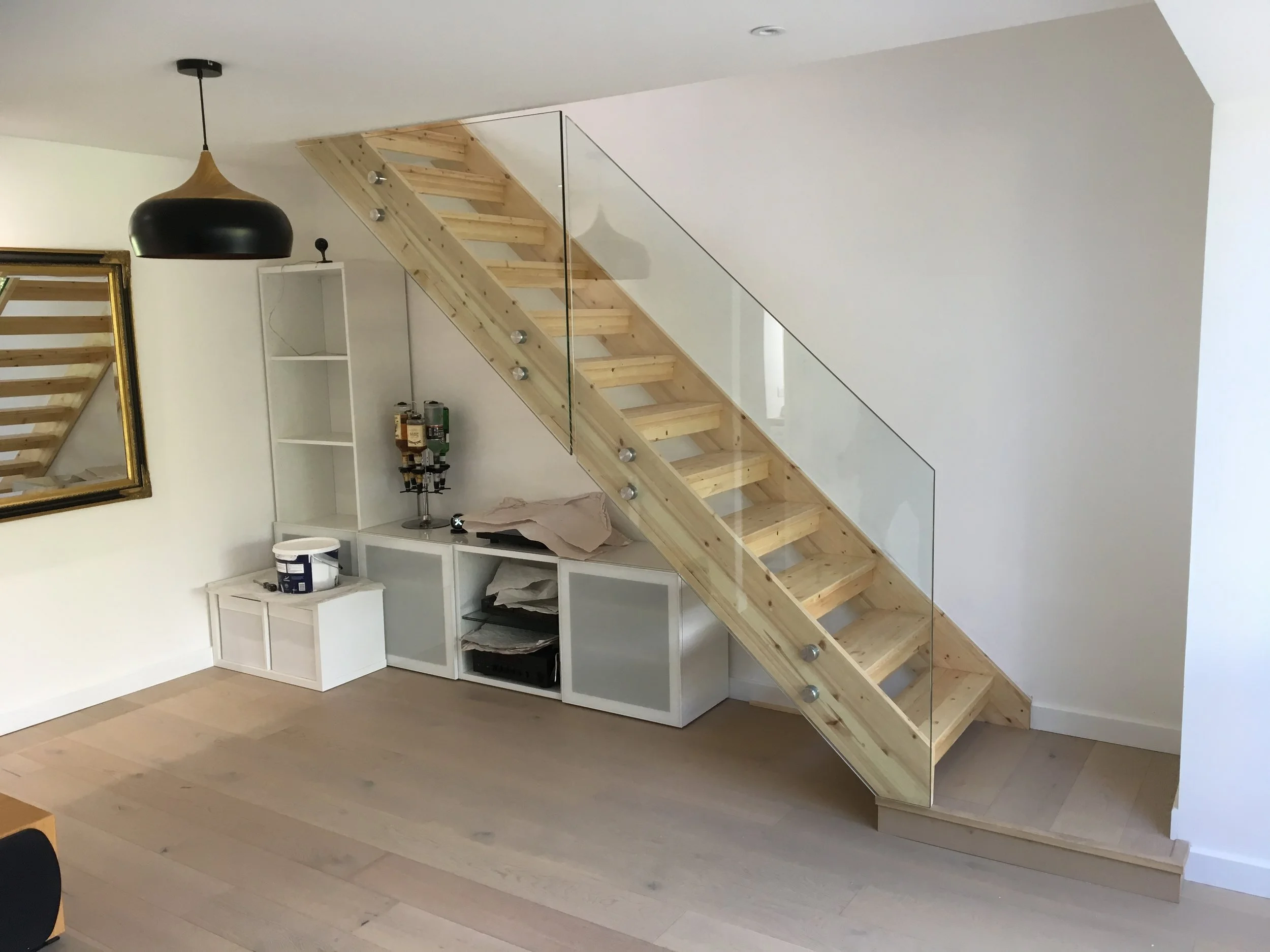 Frameless glass stair balustrade Potten End