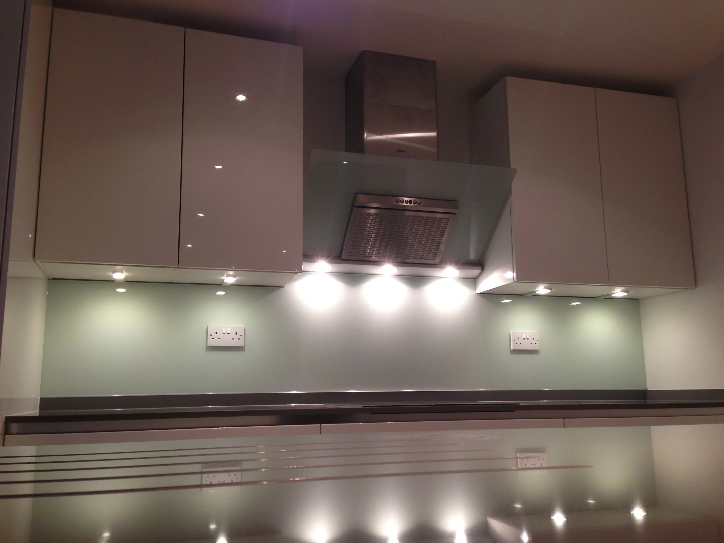 Grey glass splashback, St Albans