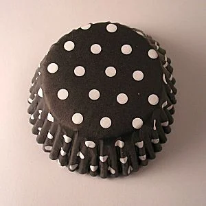 black_polka_dot_cupcake_cases_300.jpg