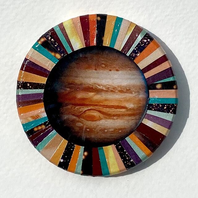 #Planetarypalette Jupiter: storm on
.
.
.
2.75&rdquo; diameter
Collage on wood
$30